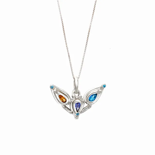 Giulia Iosco Aurora Borealis Trilogy collana donna