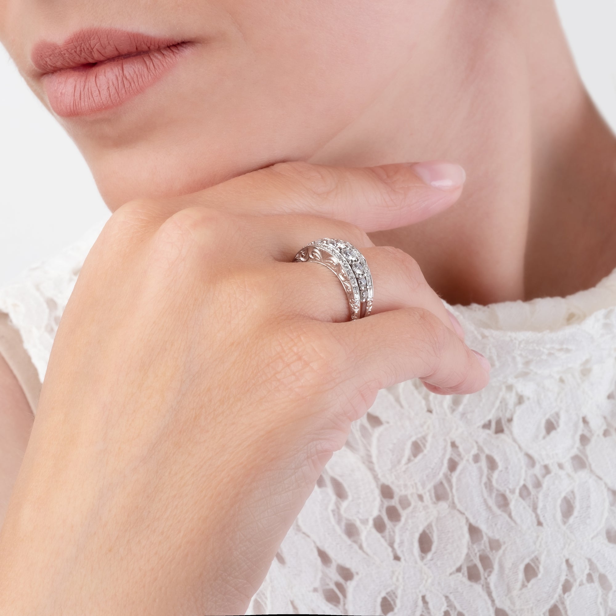 Noi Gioielli Ornato anello oro bianco 18kt diamanti 1,18ct