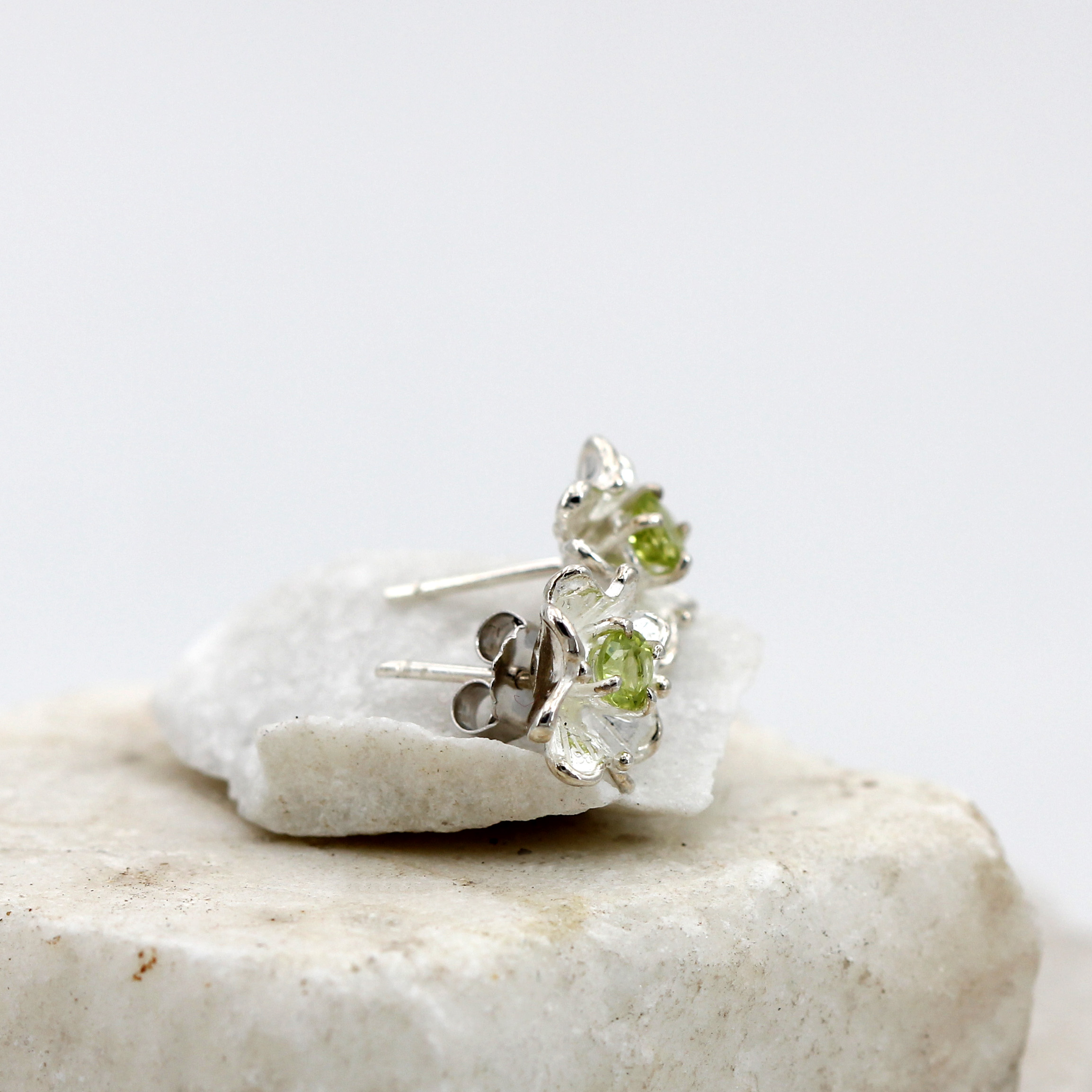 Anna Gioielli Orecchini fiore argento con peridoto 10 mm