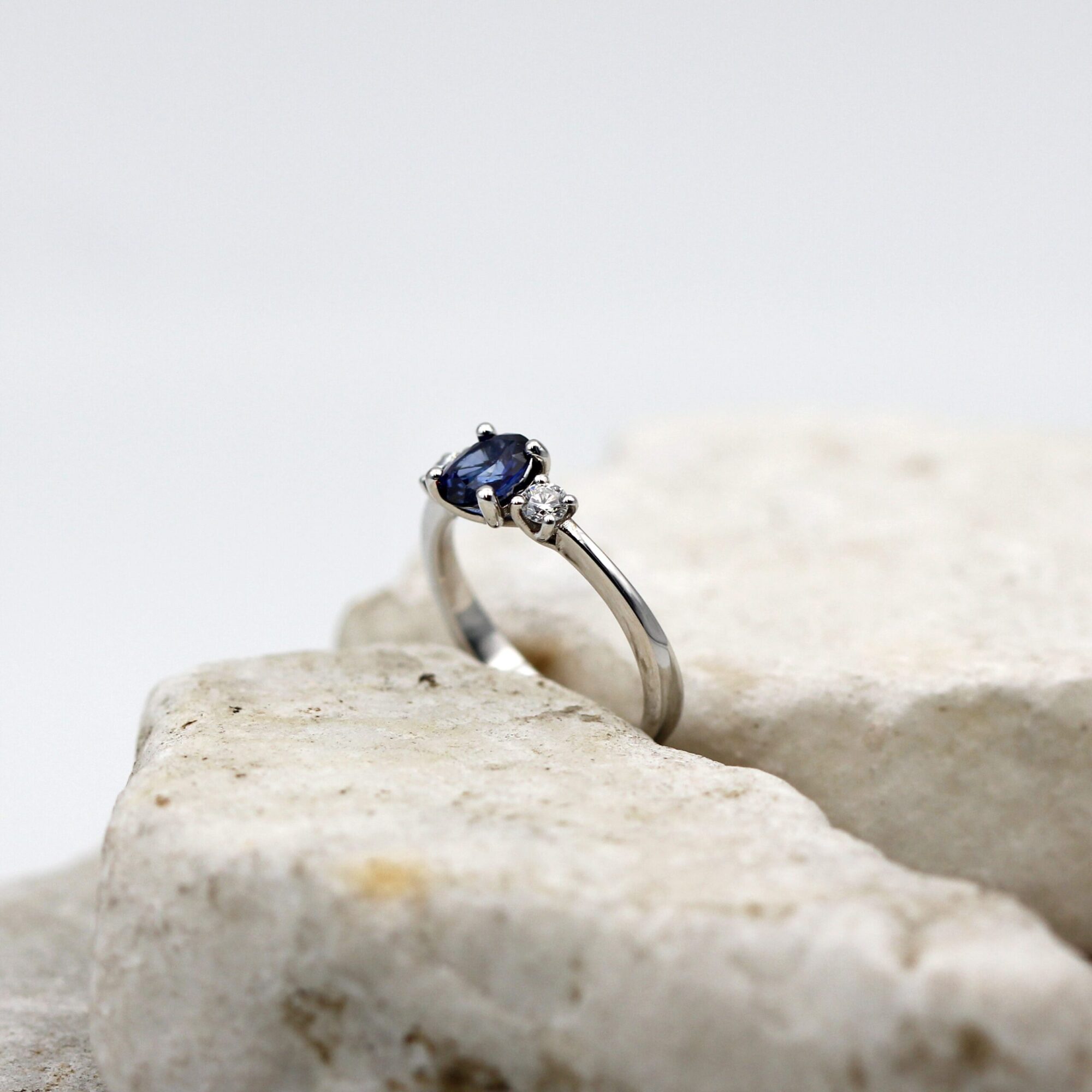 Anna Gioielli Classici anello oro zaffiro ovale diamanti