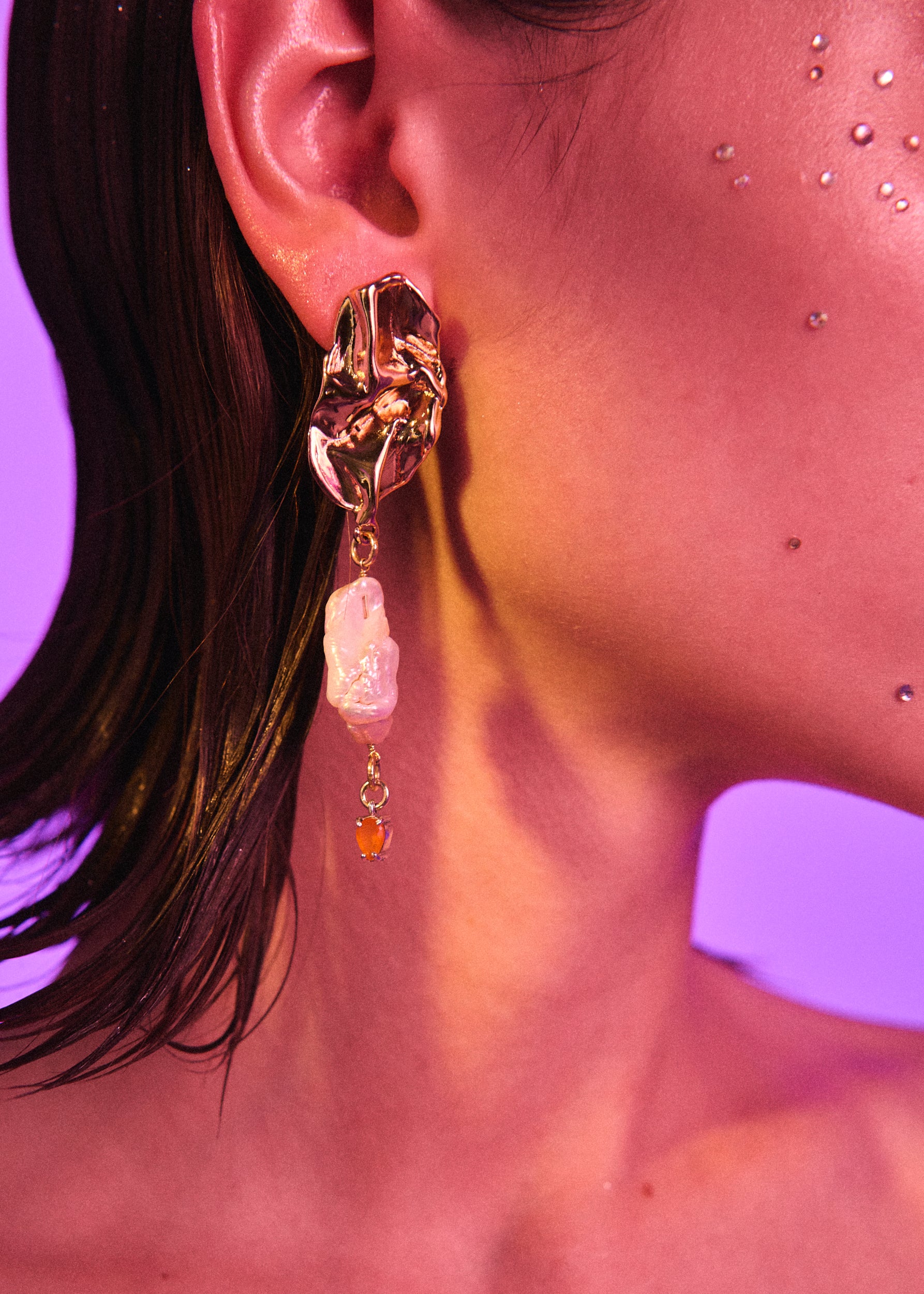 Voodoo Jewels Bold Shapes Izamal orecchini oro perle naturali