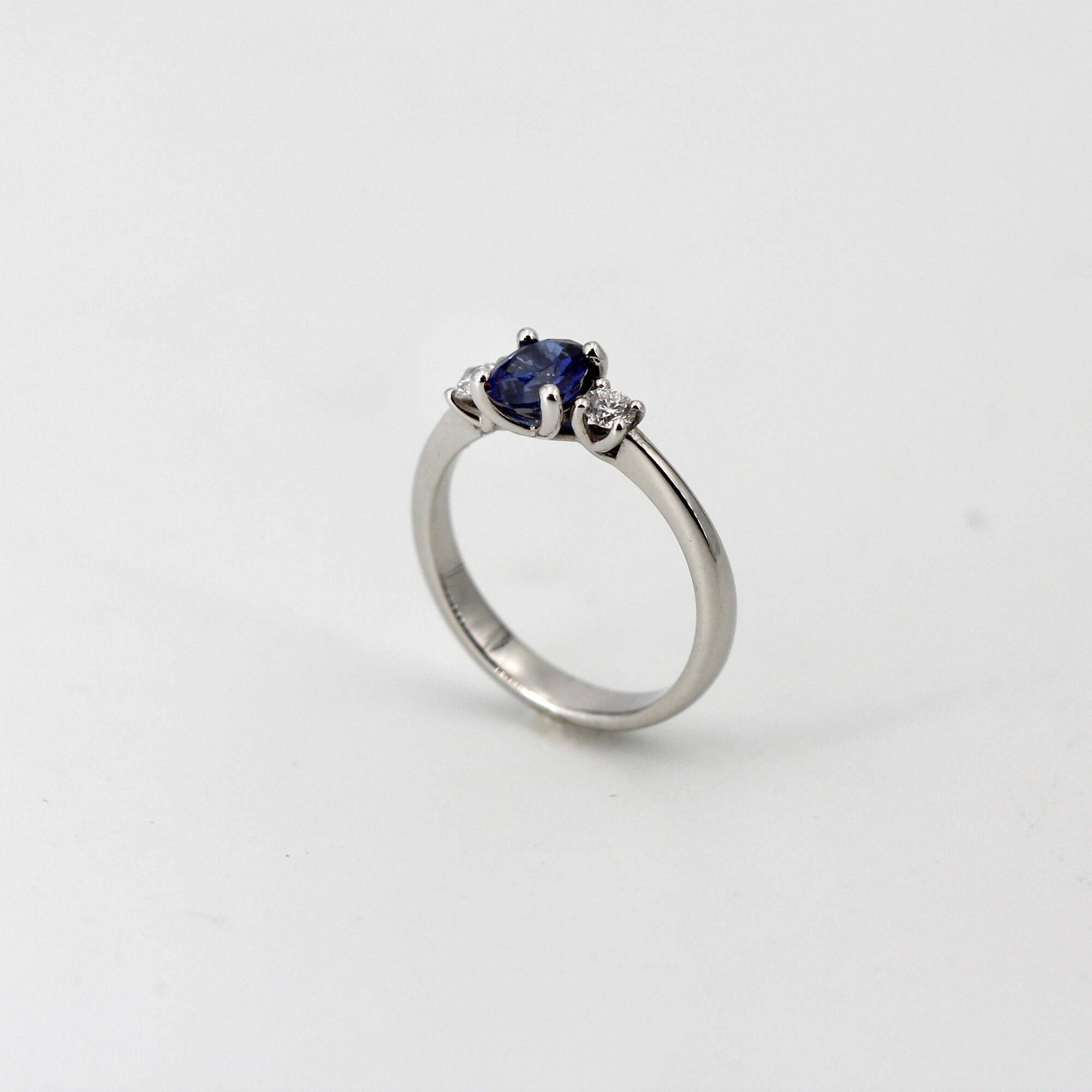 Anna Gioielli Classici anello oro zaffiro ovale diamanti
