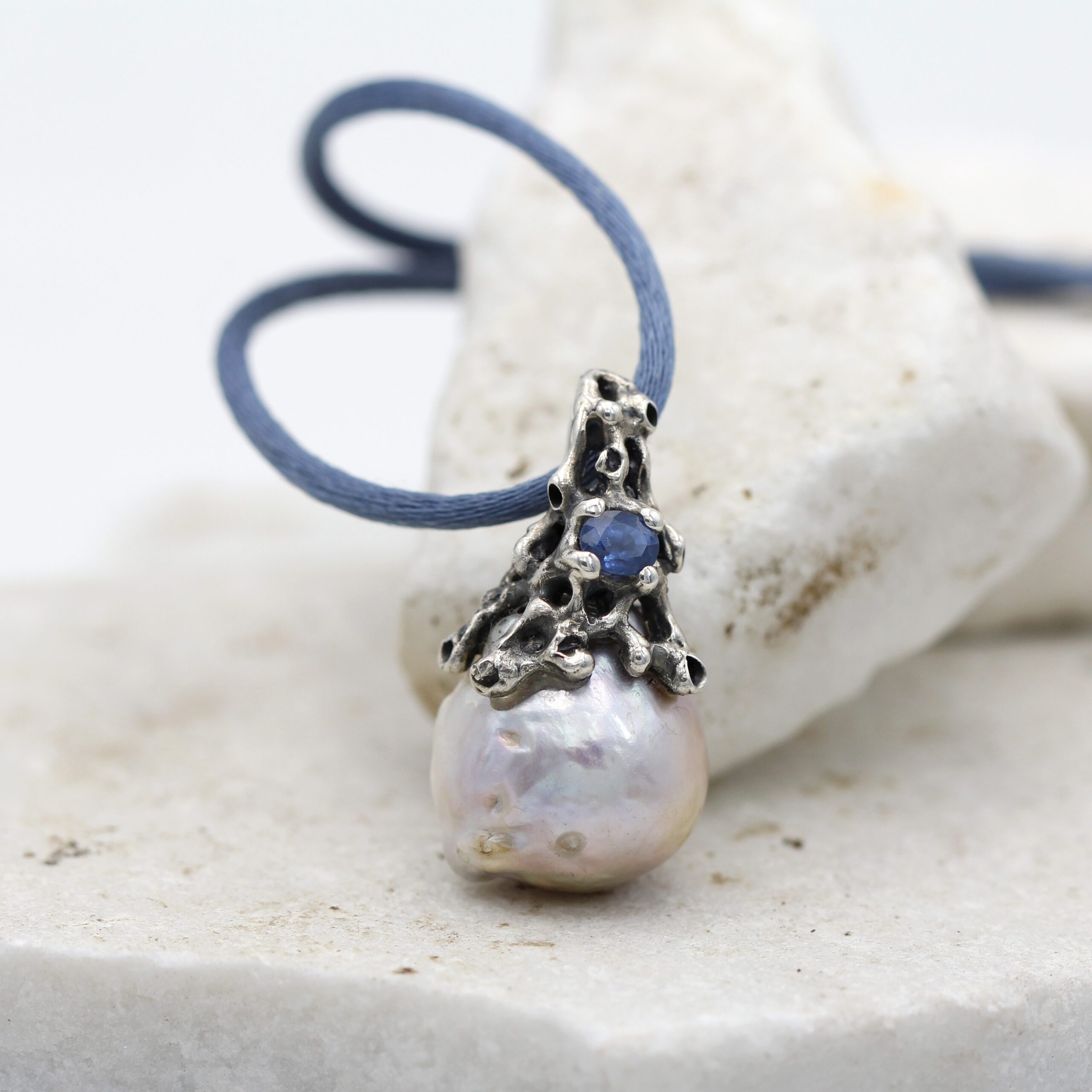 Anna Gioielli Marte pendente argento zaffiro perla barocca 31 mm