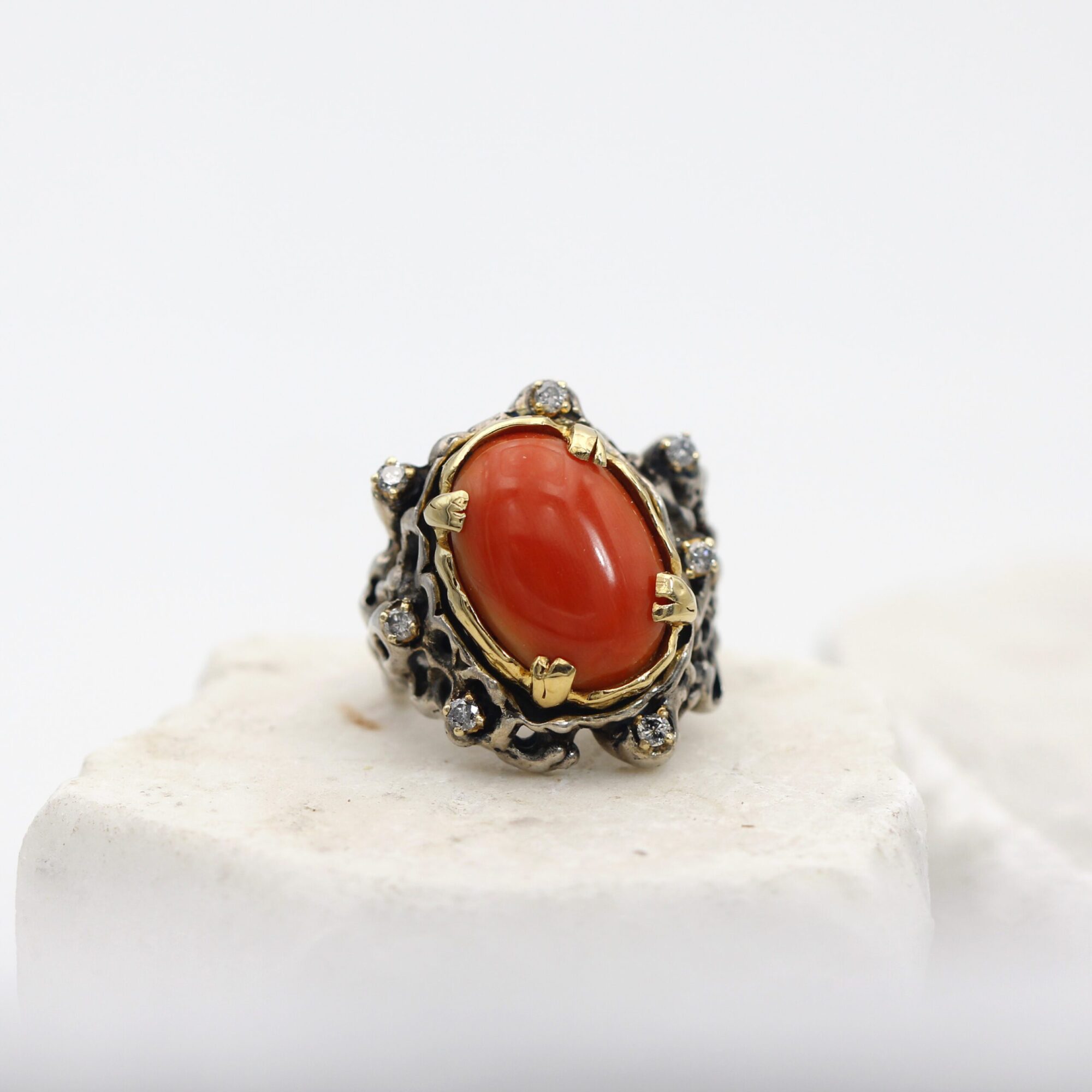 Anna Gioielli Jolly Jewels anello corallo e diamanti grigi oro