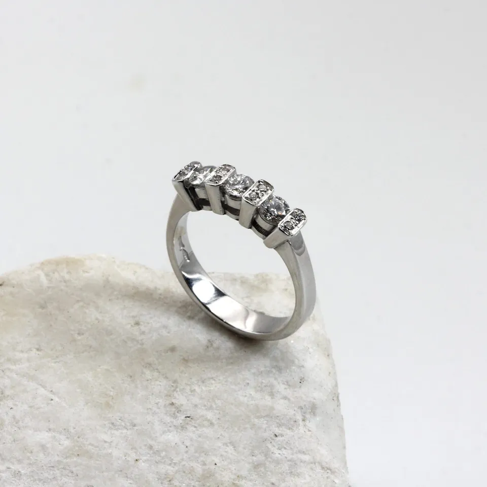 Anna Gioielli Traversine anello oro bianco diamanti 0,54 ct
