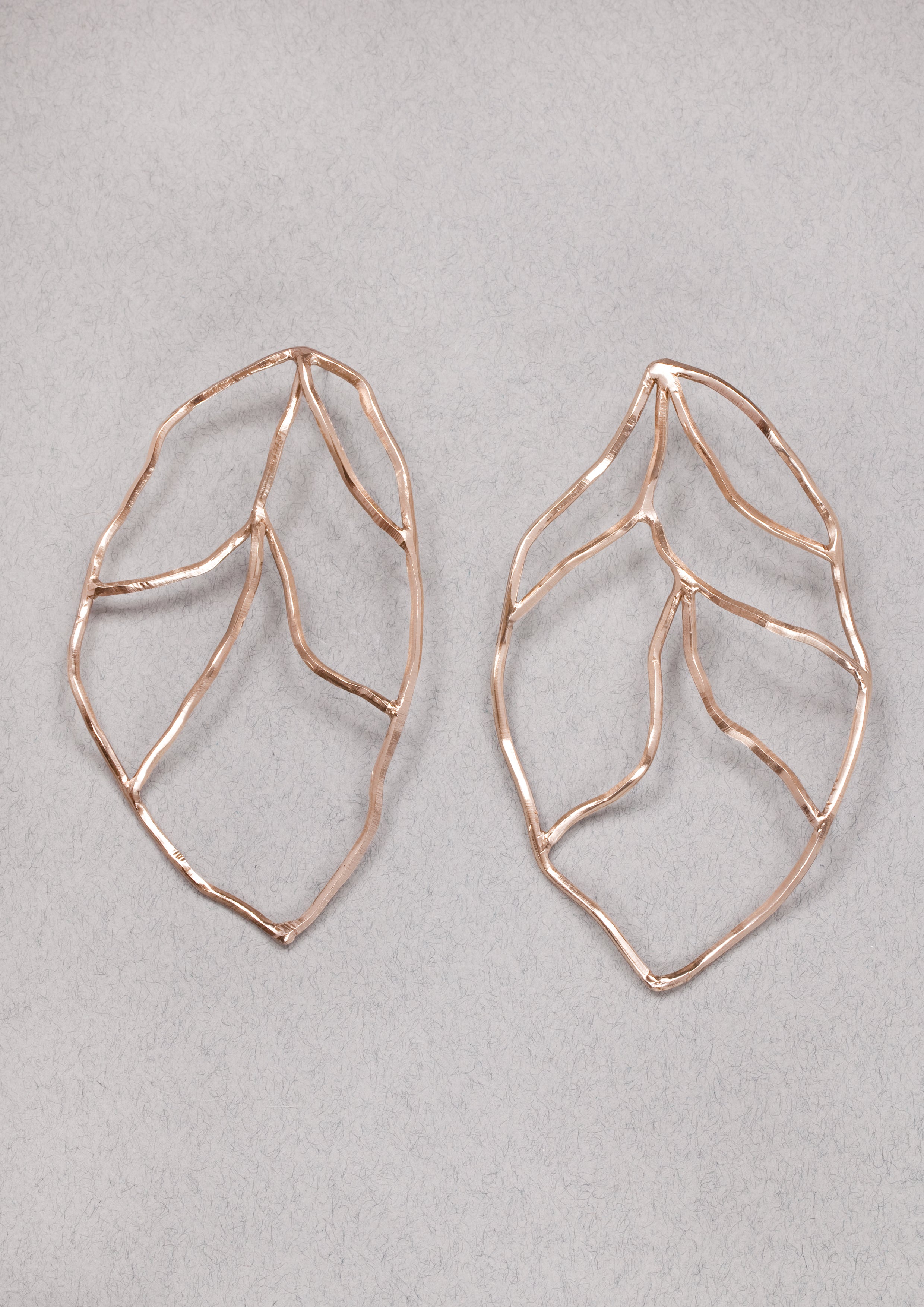 Voodoo Jewels Bold Shapes Leaf orecchini bronzo giallo