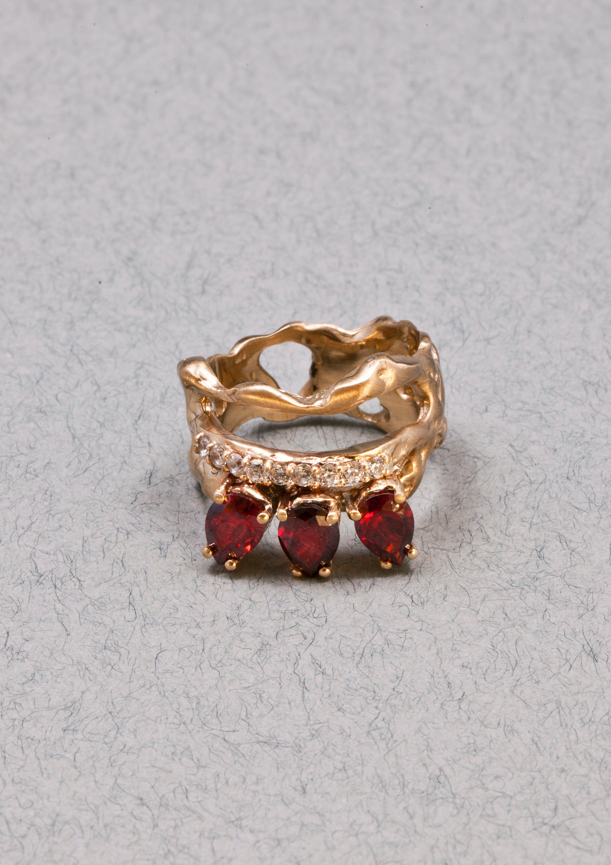 Voodoo Jewels Bold Shapes Eros anello bronzo pietre goccia