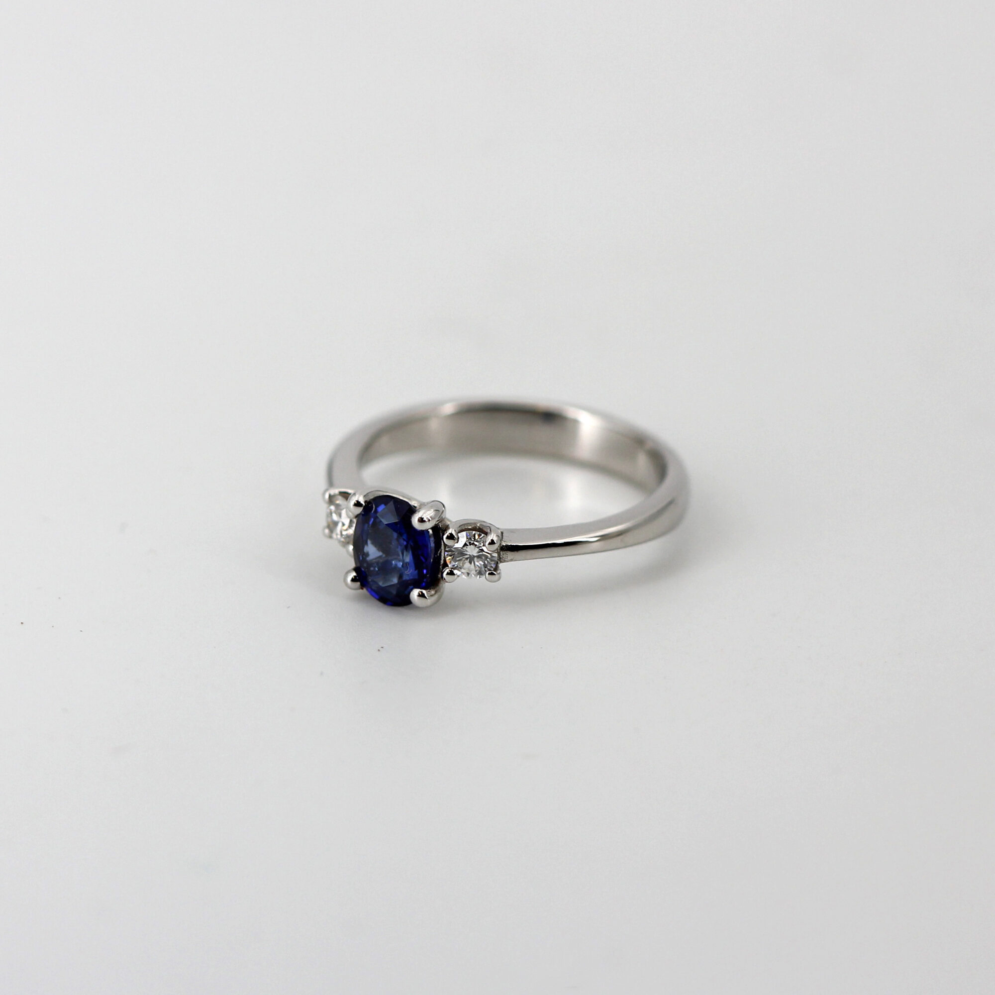 Anna Gioielli Classici anello oro zaffiro ovale diamanti