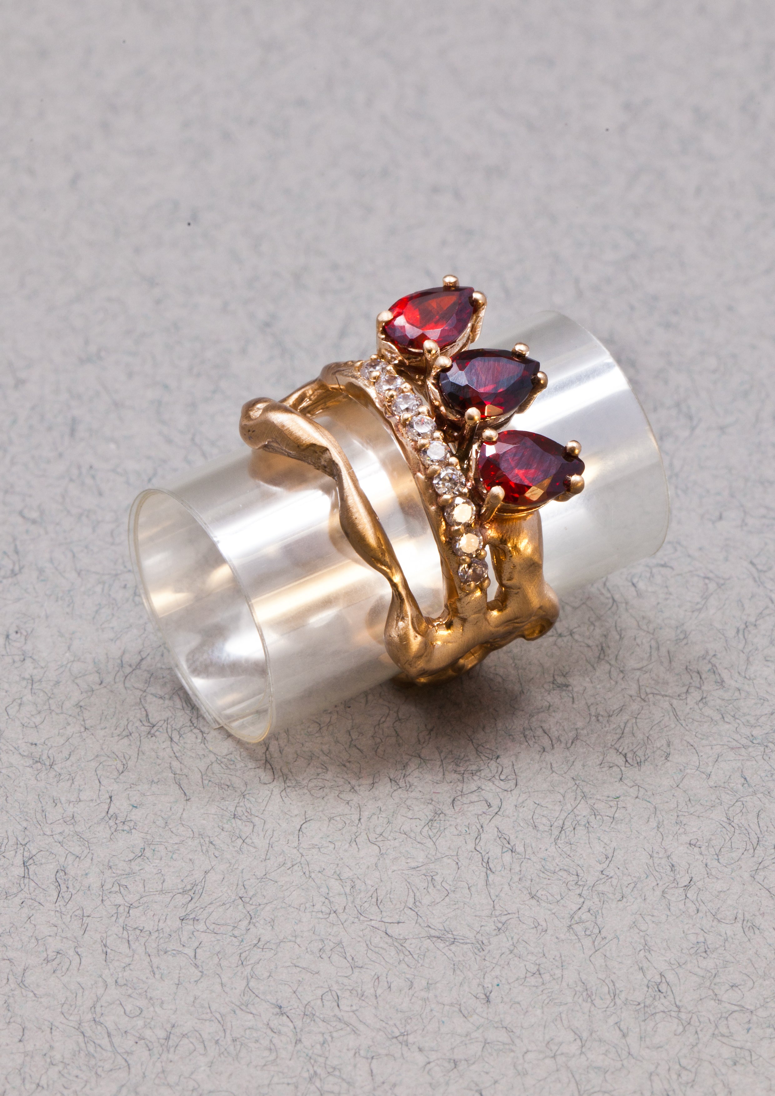 Voodoo Jewels Bold Shapes Eros anello bronzo pietre goccia
