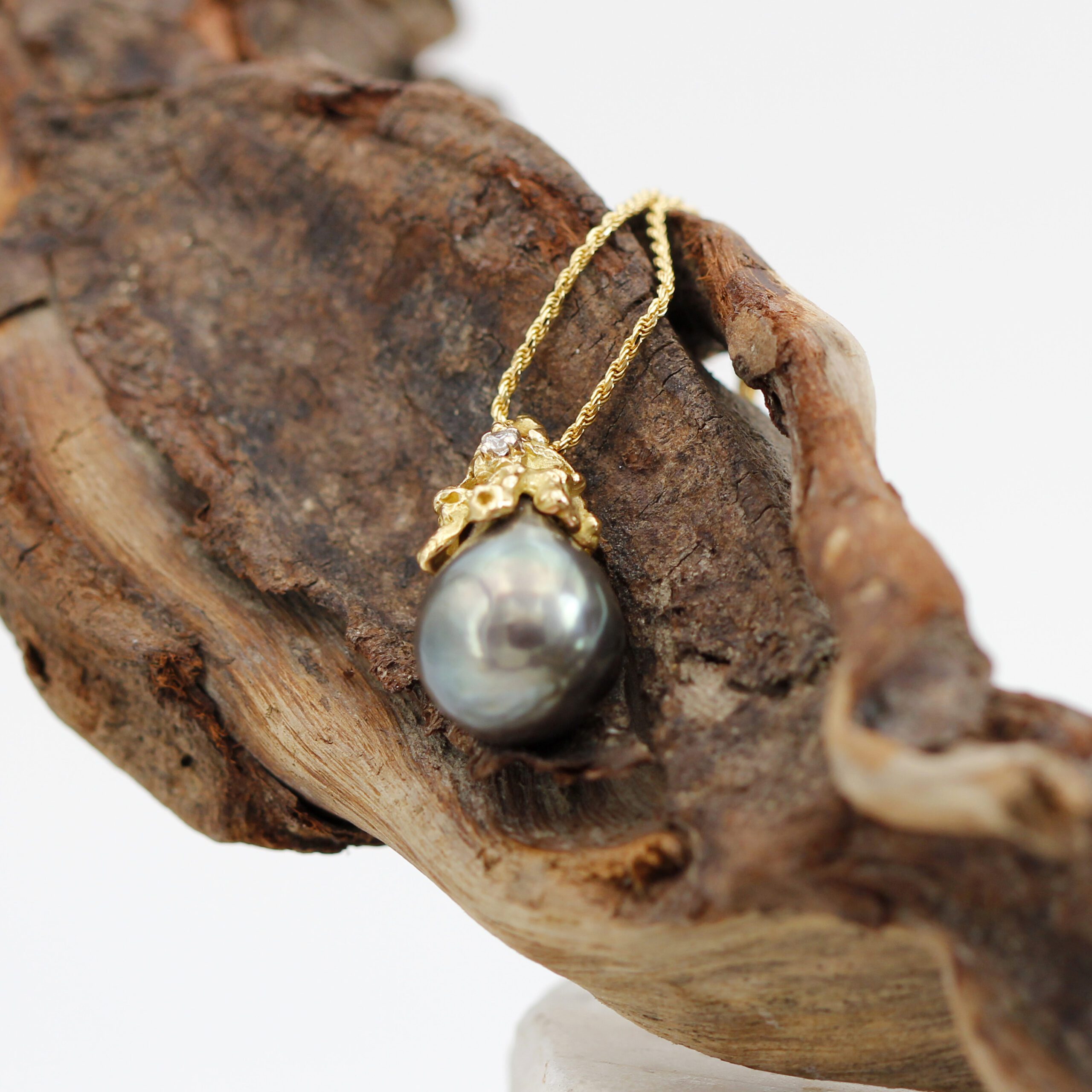 Anna Gioielli Collezione Marte pendente oro perla Tahiti diamante