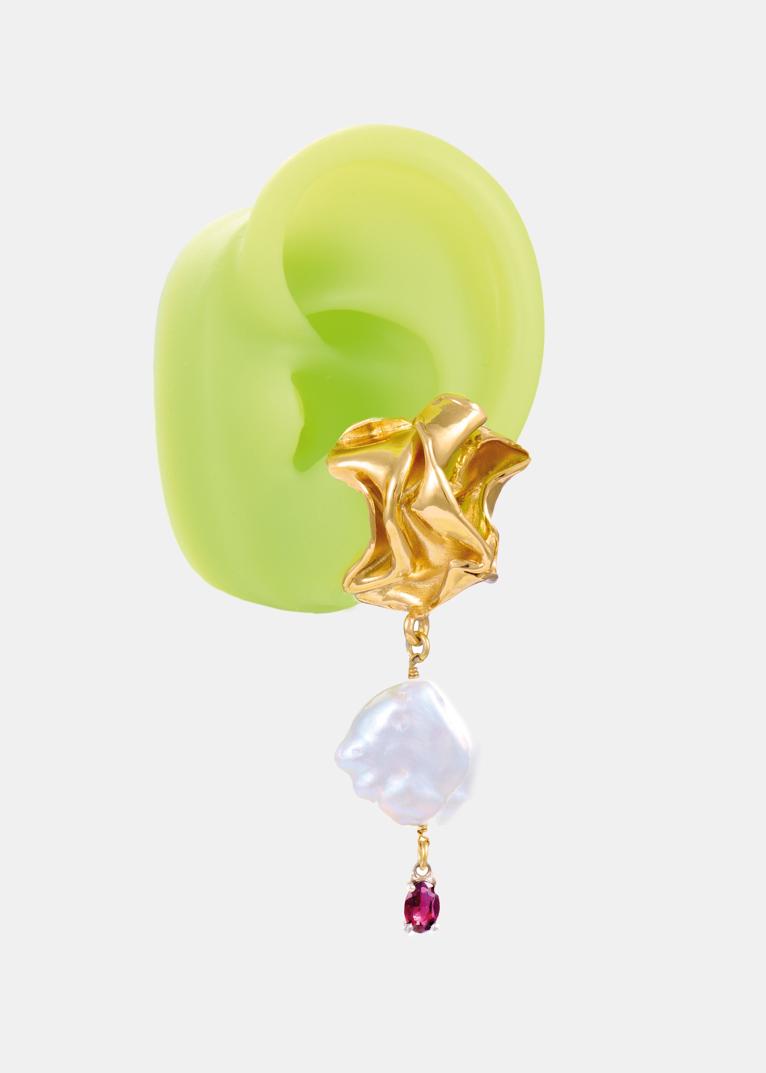 Voodoo Jewels Bold Shapes Rama earcuff perla oro