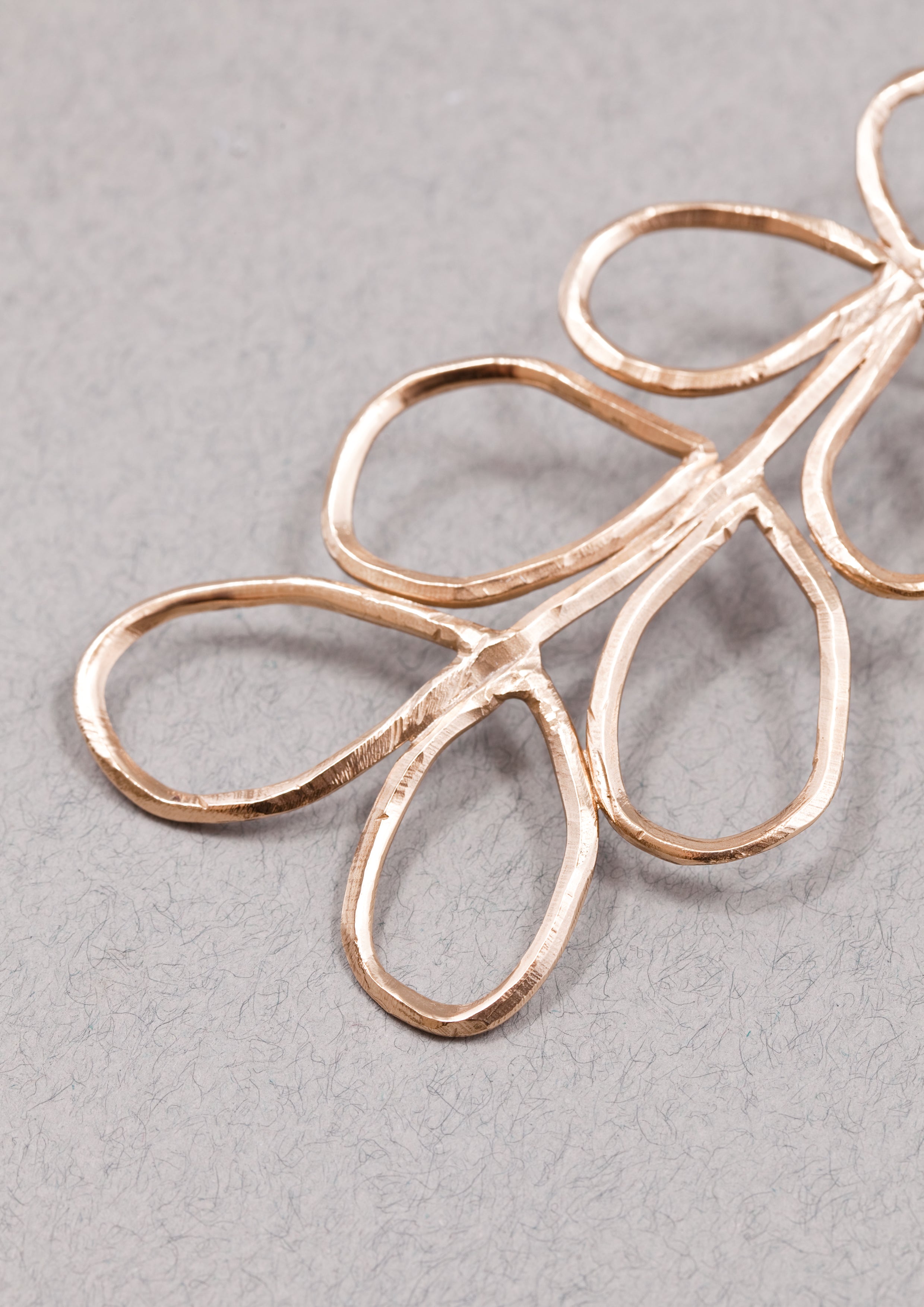 Voodoo Jewels Bold Shapes Petal orecchini bronzo goccia