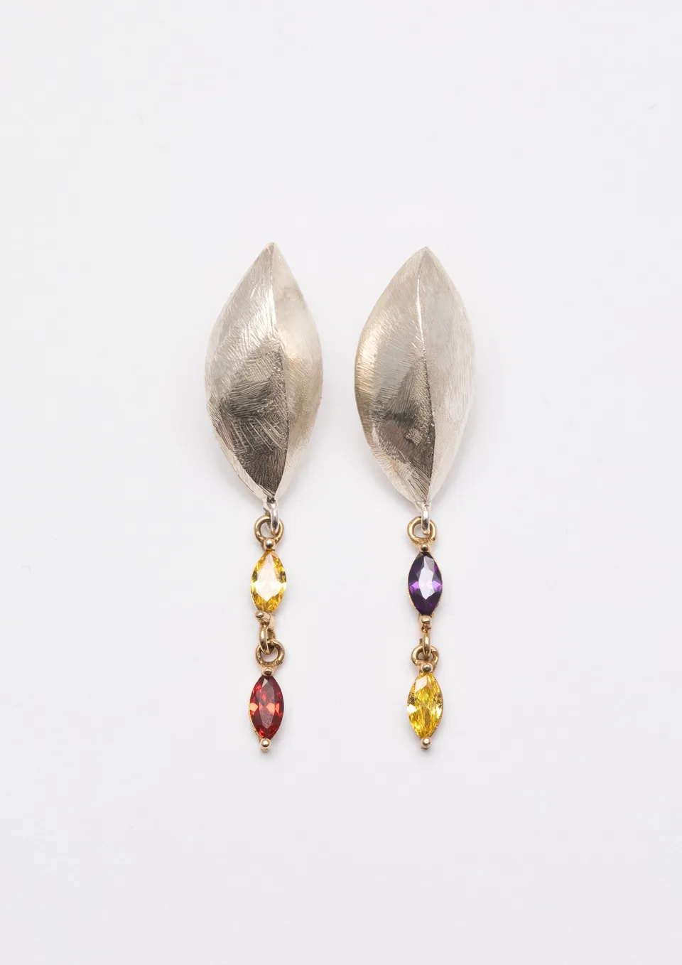 Voodoo Jewels Bold Shapes Feronia orecchini bronzo pietre cocktail