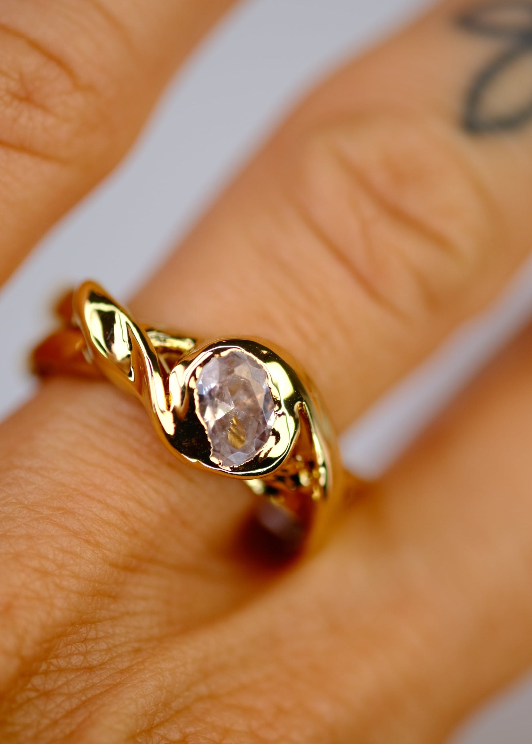 Voodoo Jewels Sun anello bronzo placcato oro zirconi