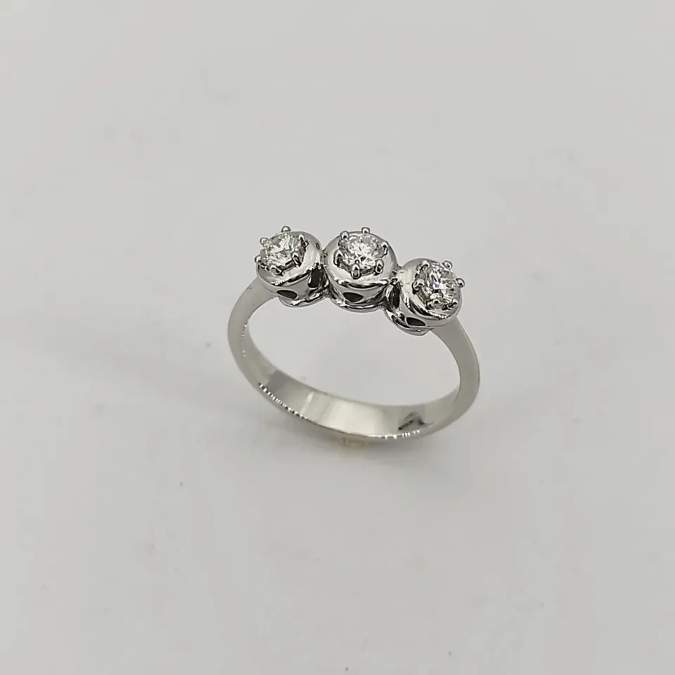 Anna Gioielli Classici anello trilogy oro bianco 3 diamanti 0.45ct
