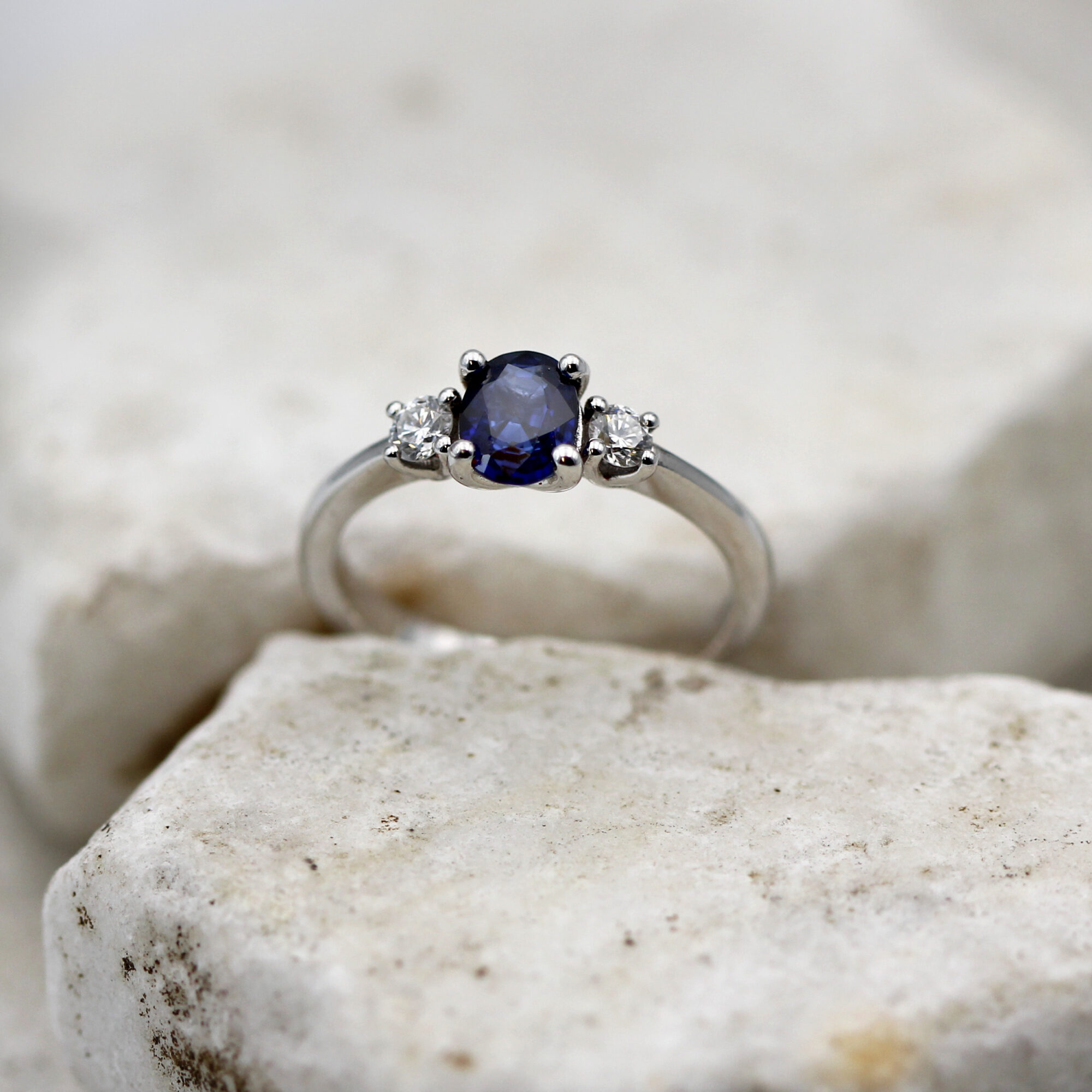 Anna Gioielli Classici anello oro zaffiro ovale diamanti