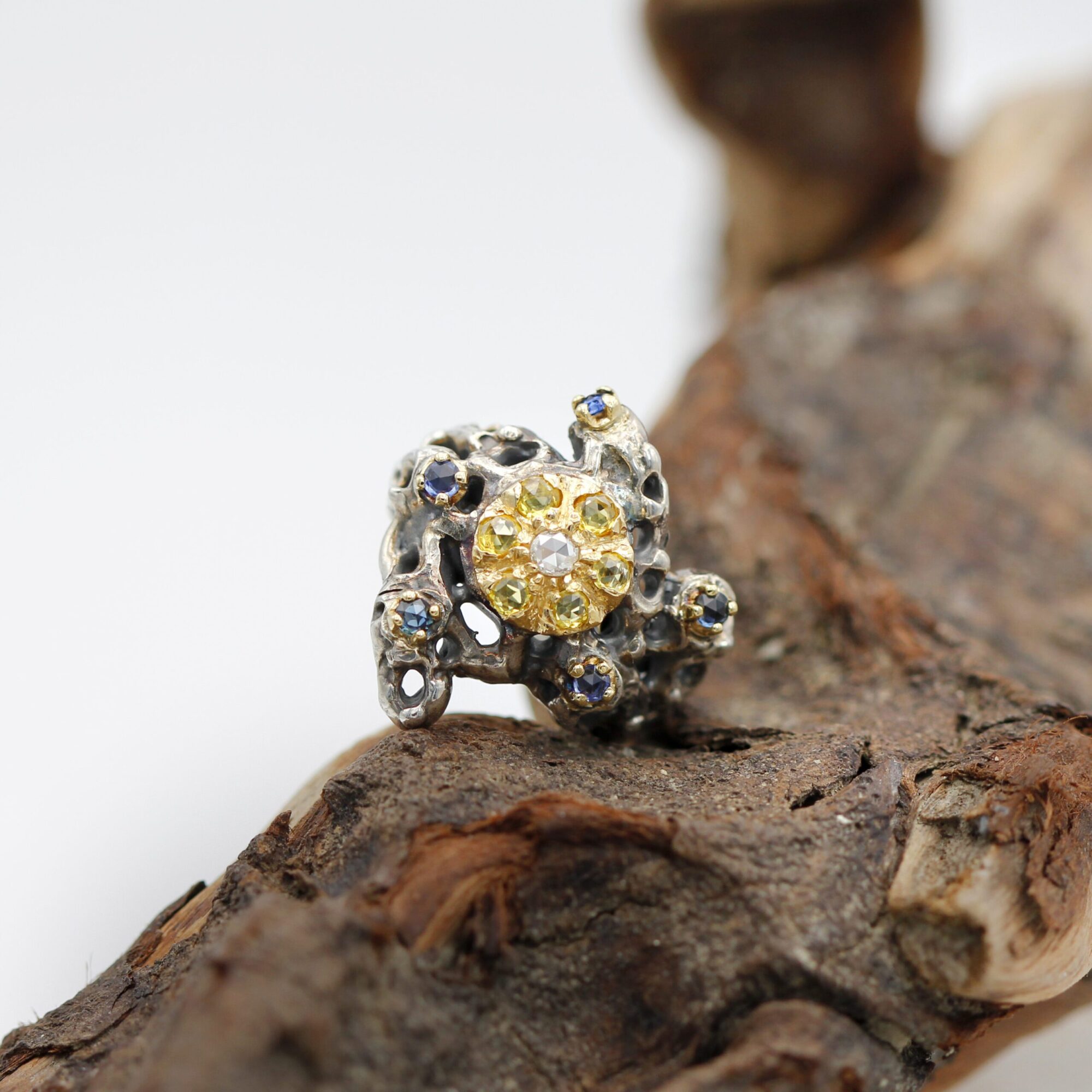 Anna Gioielli Collezione Marte anello oro zaffiri diamante