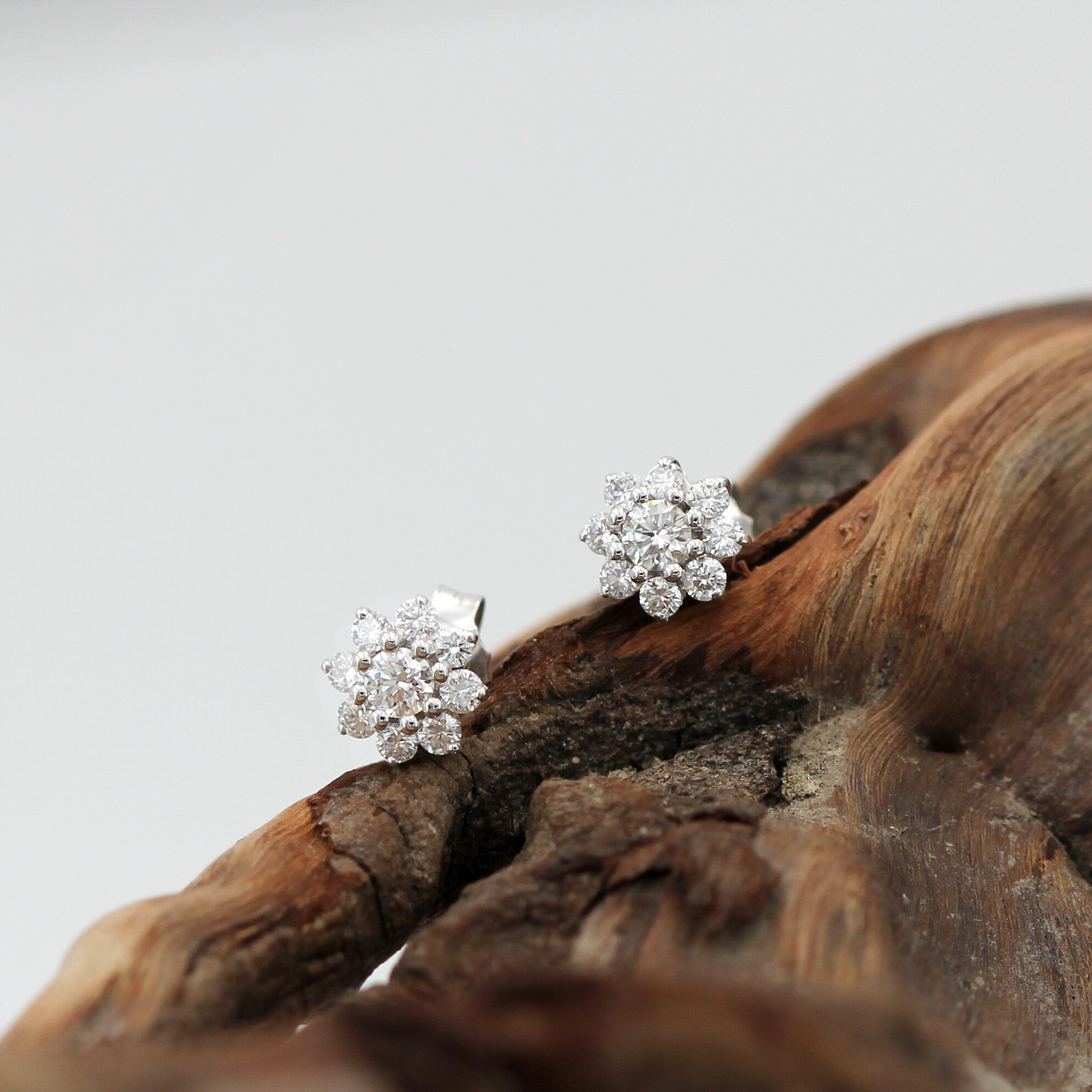 Anna Gioielli Classici Orecchini Margherita Oro Diamanti 8,3 mm