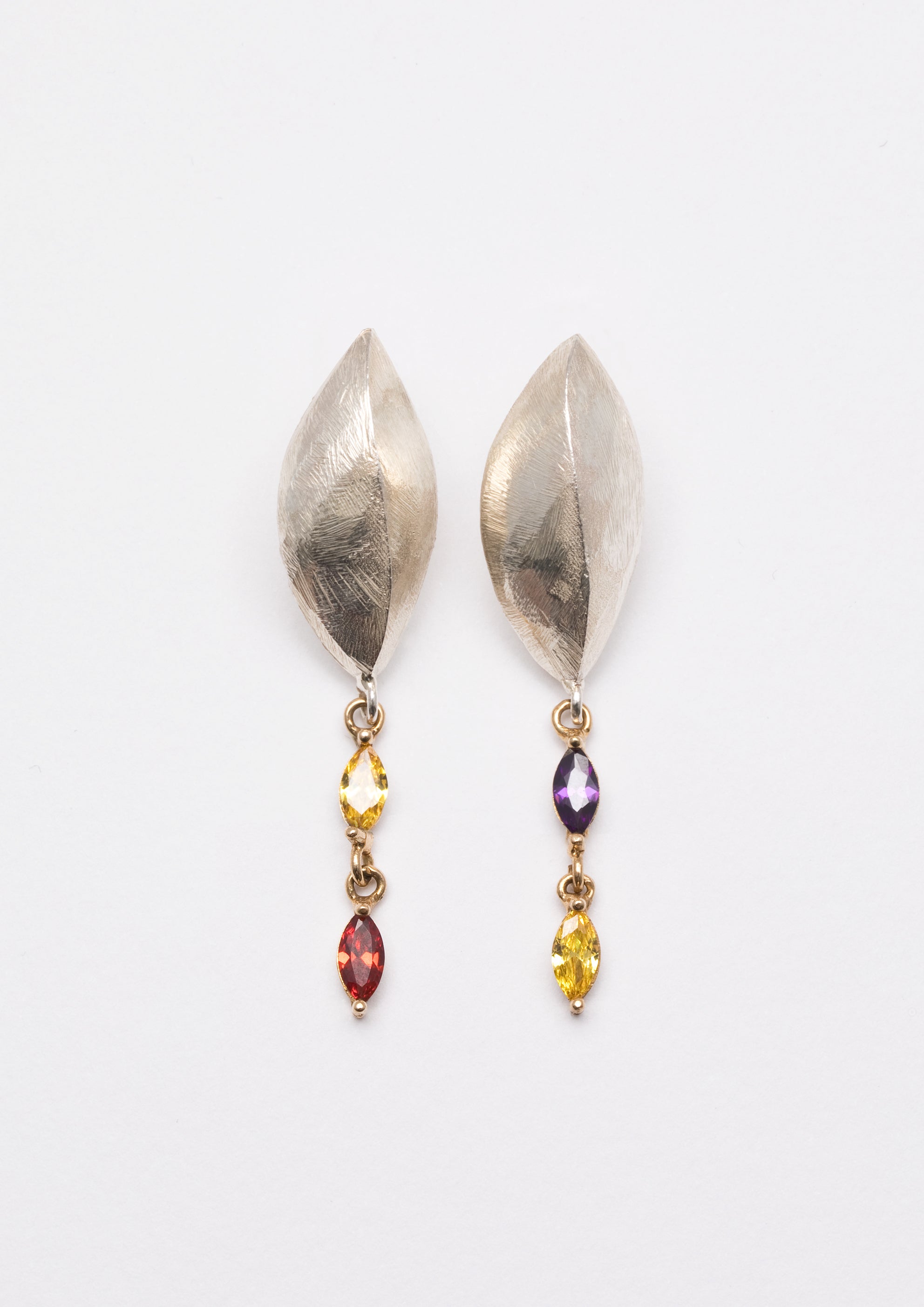 Voodoo Jewels Bold Shapes Feronia orecchini bronzo pietre cocktail
