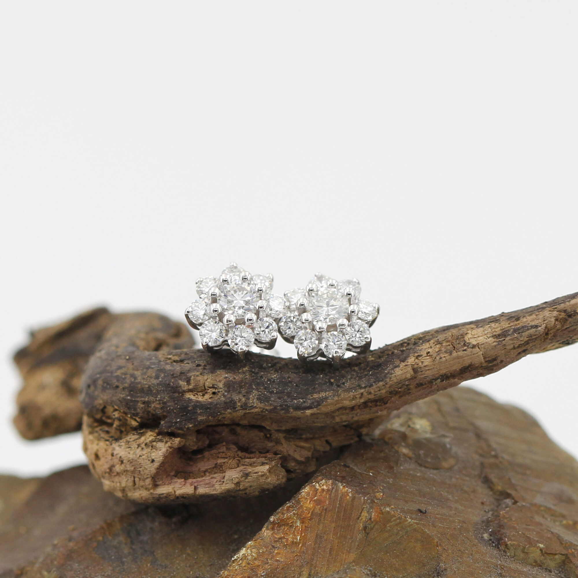Anna Gioielli Classici Orecchini Margherita Oro Diamanti 8,3 mm