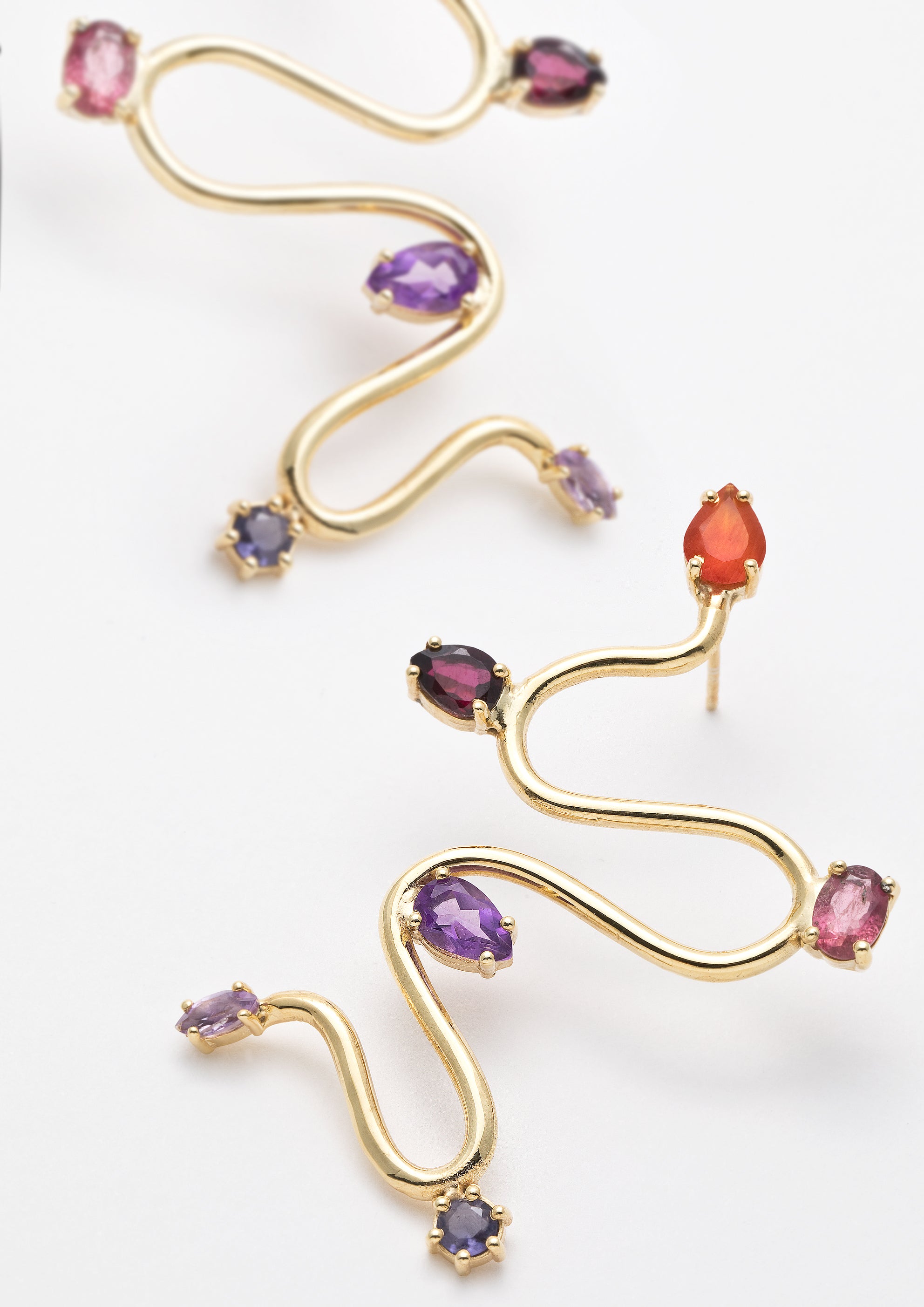 Voodoo Jewels Bold Shapes Yamuna orecchini argento dorato pietre
