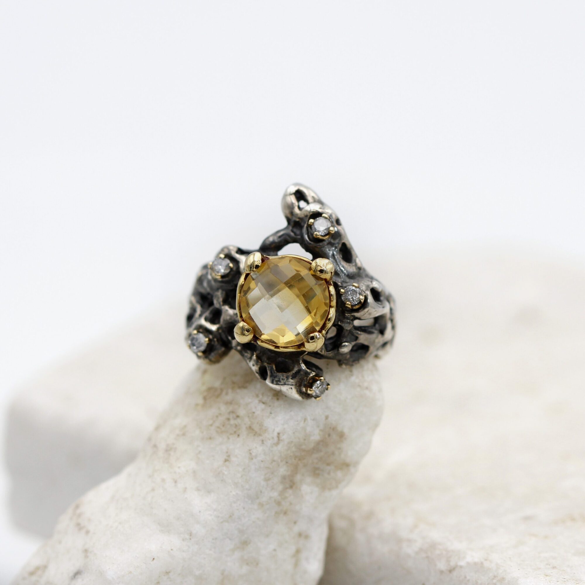 Anna Gioielli Collezione Marte anello citrino diamanti grigi