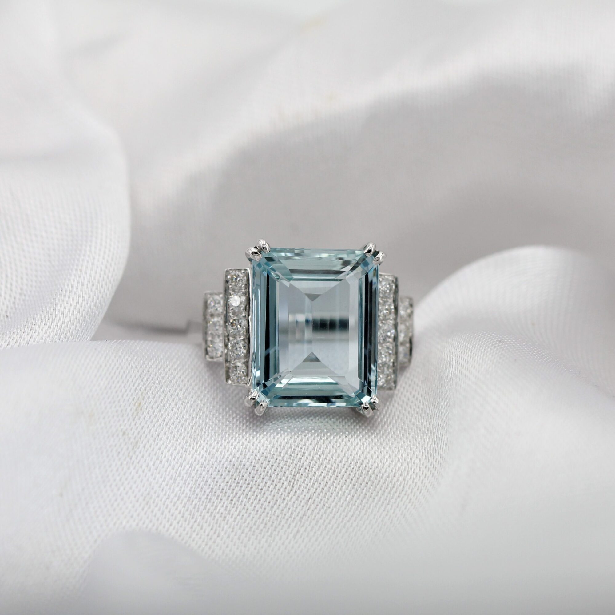 Anna Gioielli Classici anello oro bianco acquamarina 9,90 ct diamanti