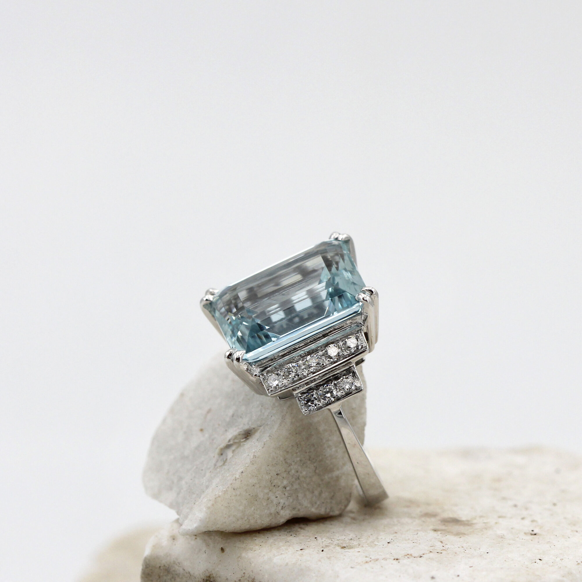 Anna Gioielli Classici anello oro bianco acquamarina 9,90 ct diamanti