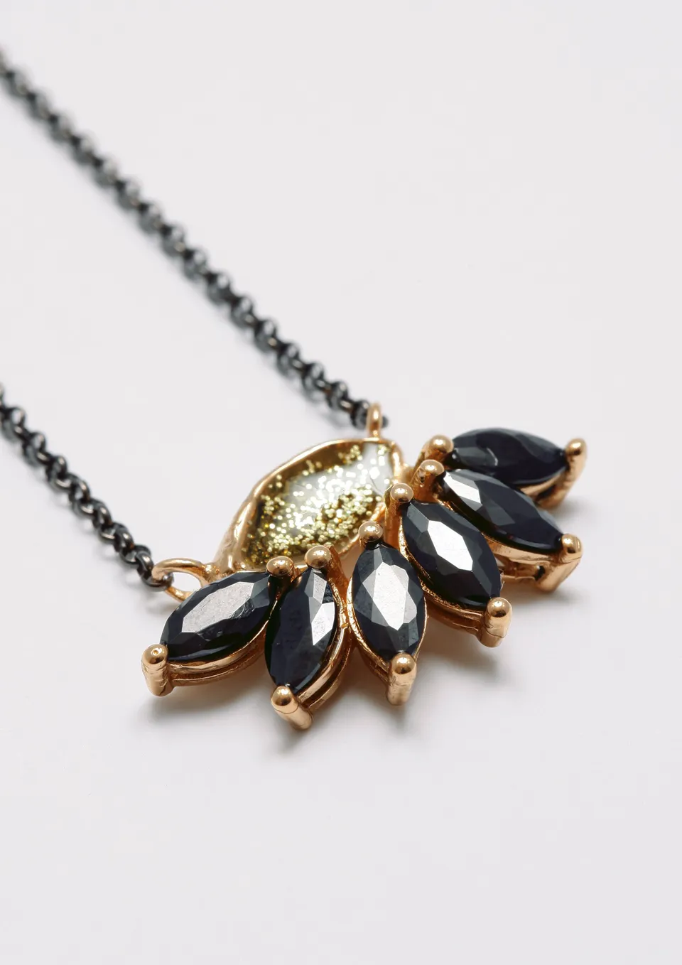 Voodoo Jewels Bold Shapes Ruellia collana verde catena 60