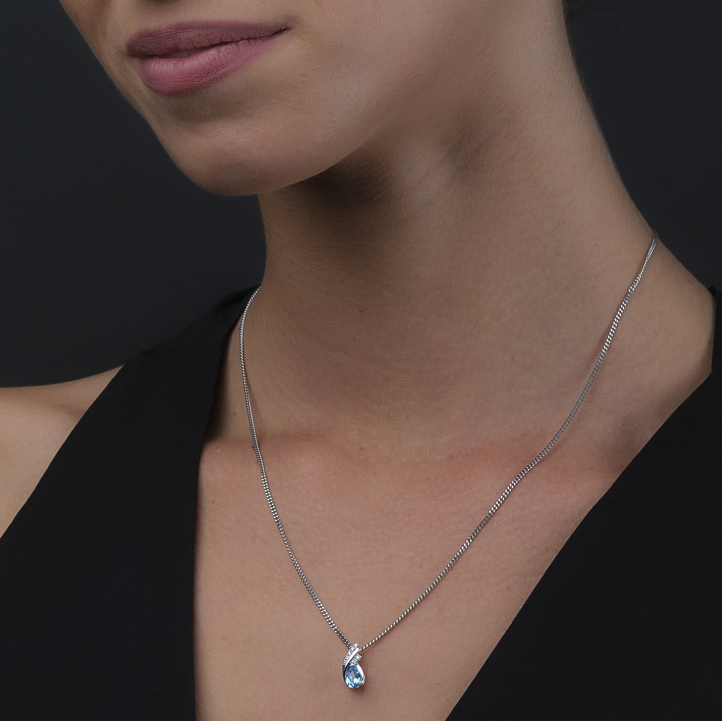 Miore Collana Oro Bianco Topazio Blu 9Kt