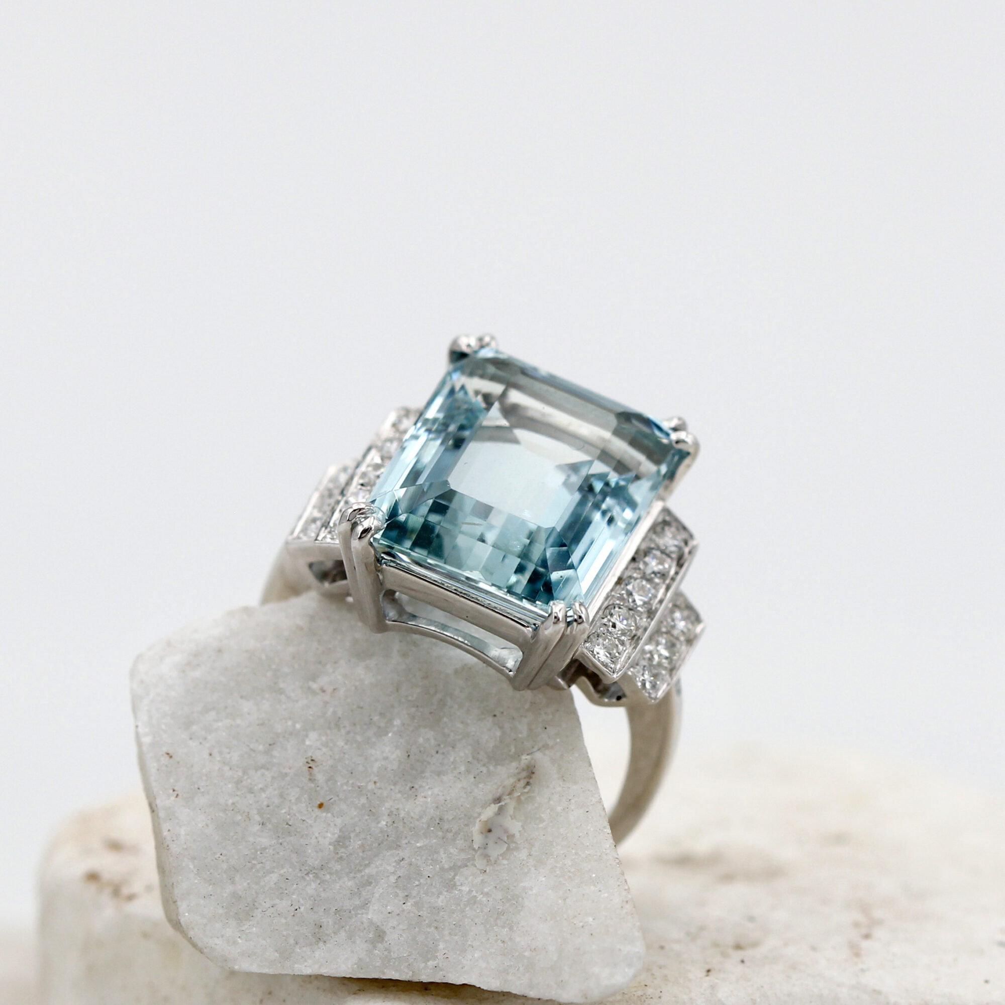 Anna Gioielli Classici anello oro bianco acquamarina 9,90 ct diamanti