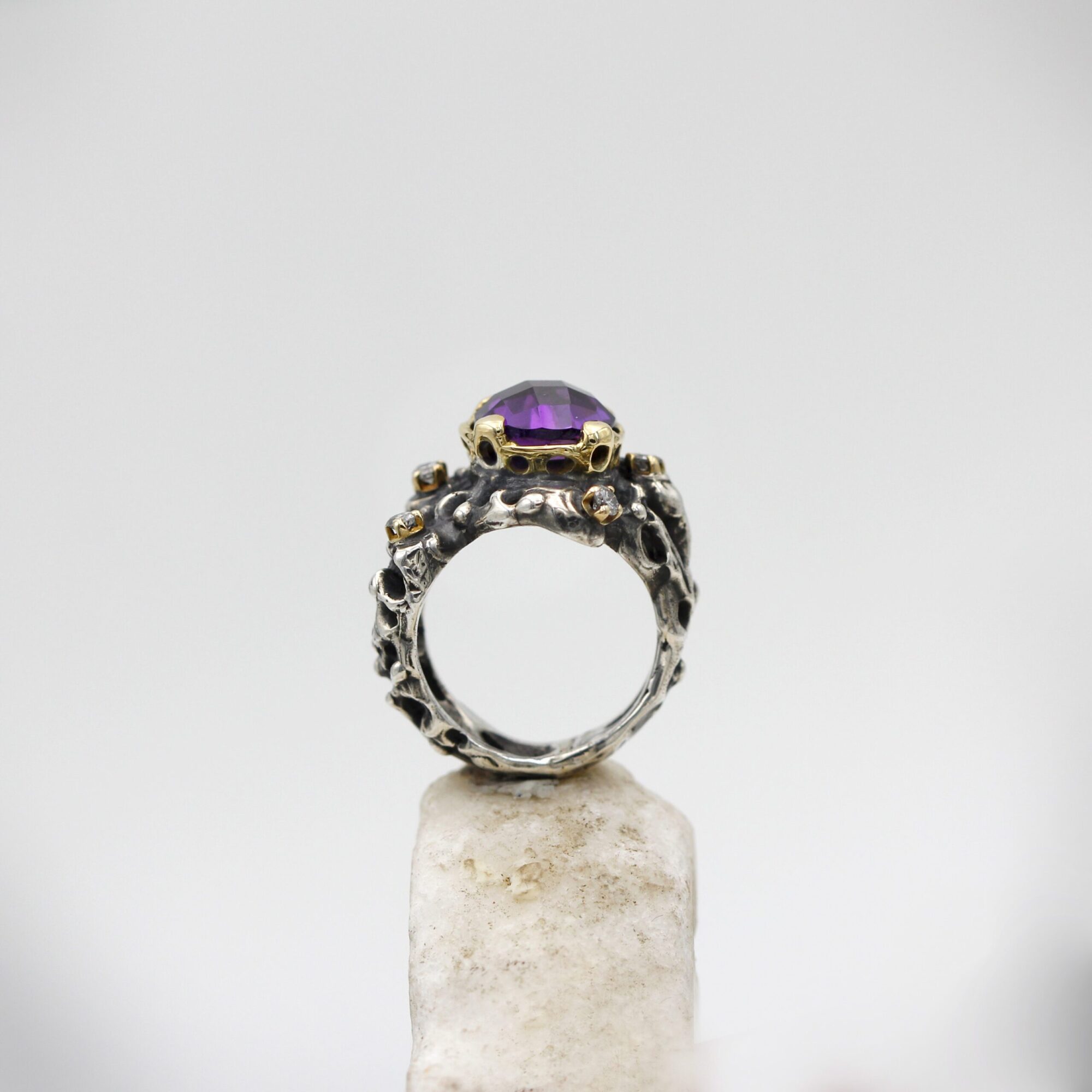 Anna Gioielli Collezione Marte Anello oro ametista diamanti 0,24 ct