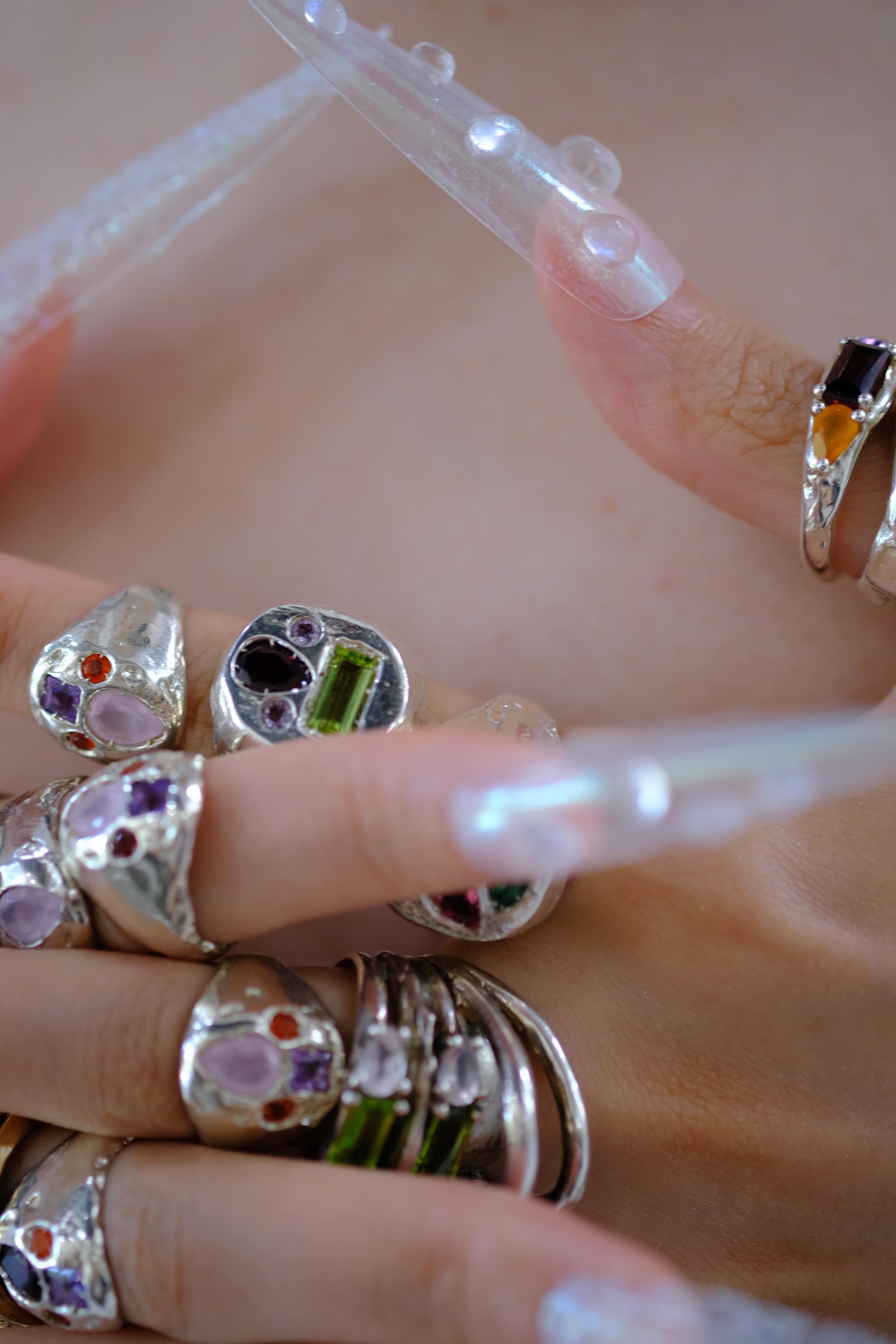 Voodoo Jewels Bold Shapes Naica Ring anello granato argento