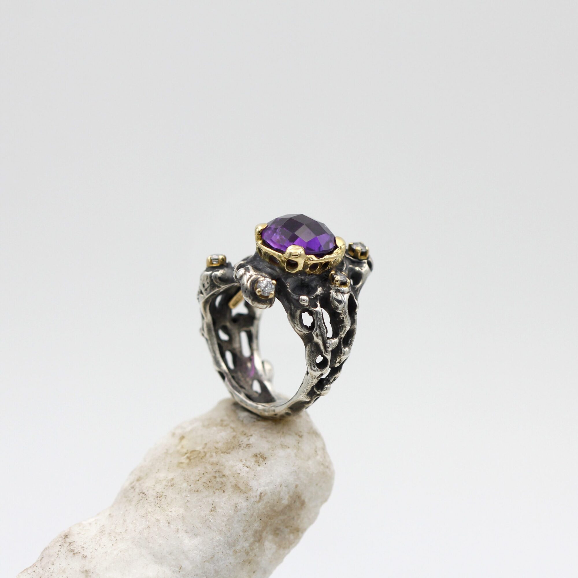 Anna Gioielli Collezione Marte Anello oro ametista diamanti 0,24 ct