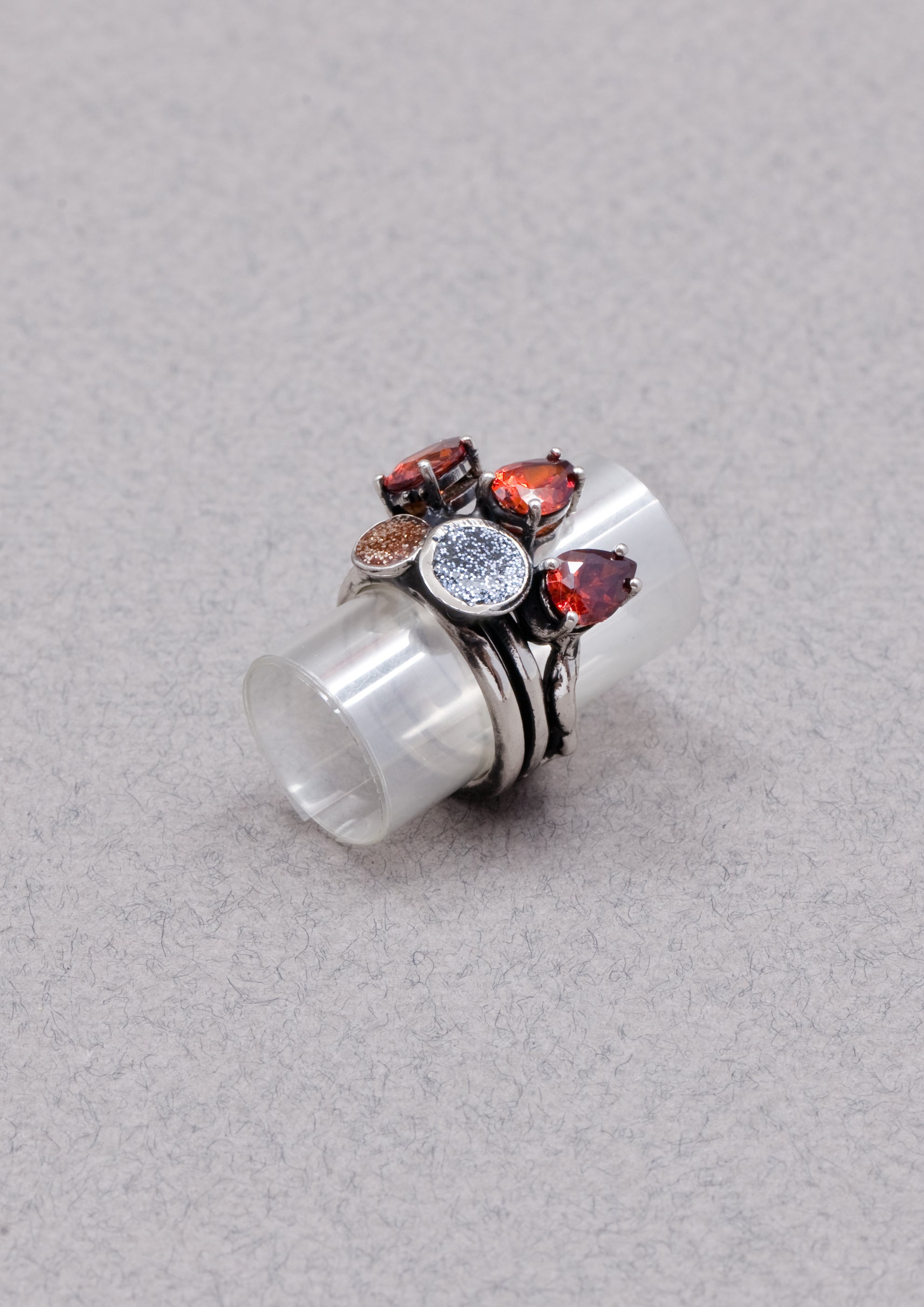 Voodoo Jewels Bold Shapes Iuno anello argento gocce glitter