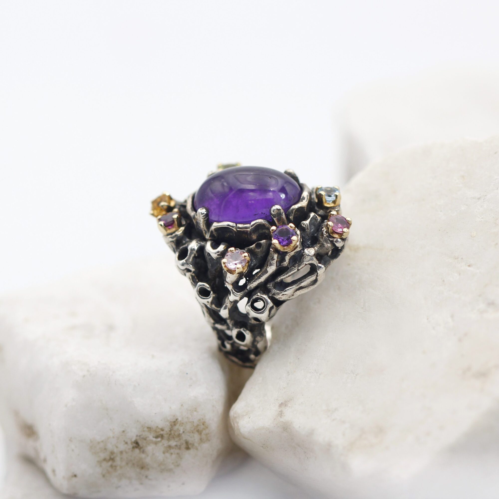 Anna Gioielli Marte Anello ametista cabochon argento oro pavé