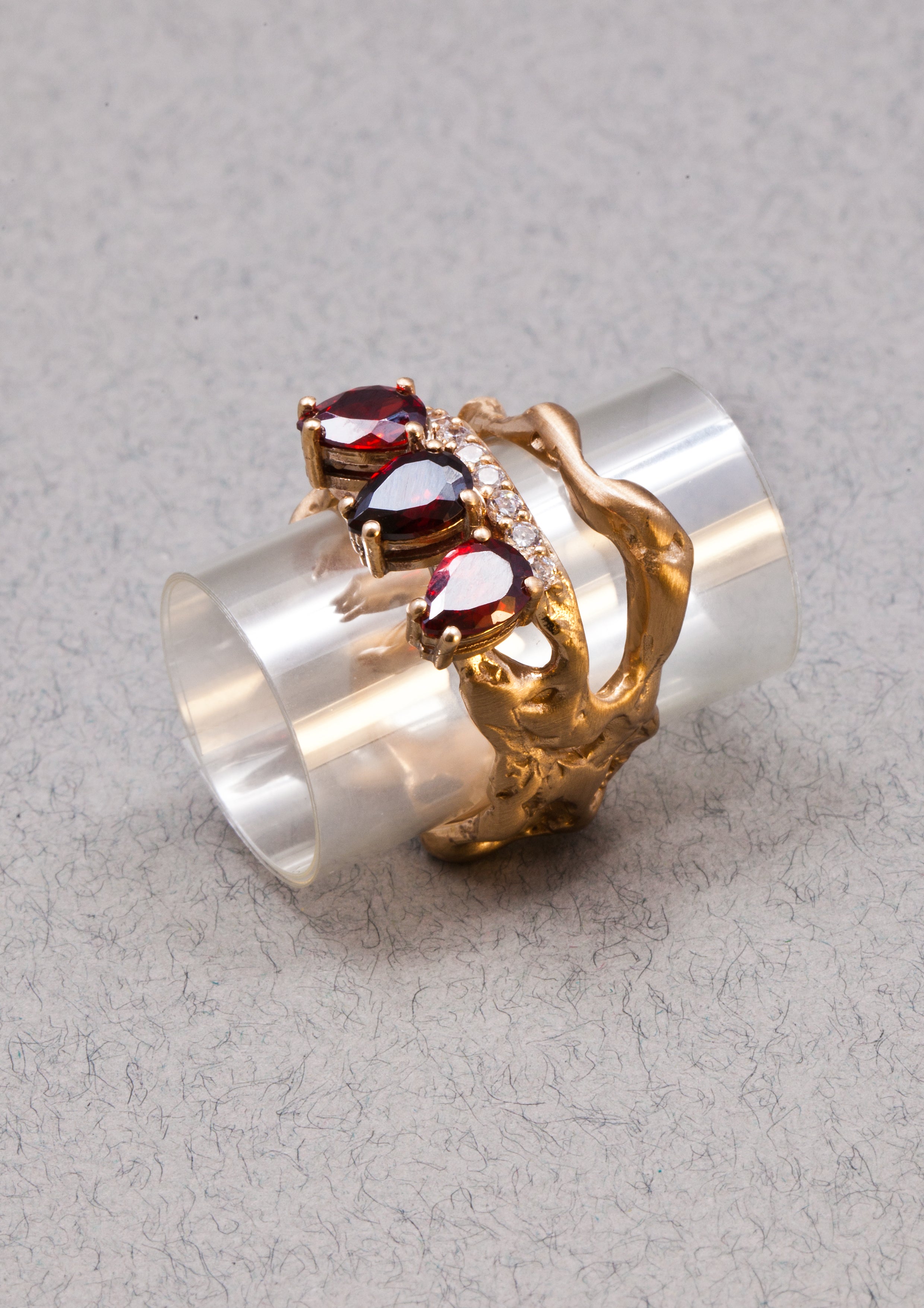 Voodoo Jewels Bold Shapes Eros anello bronzo pietre goccia
