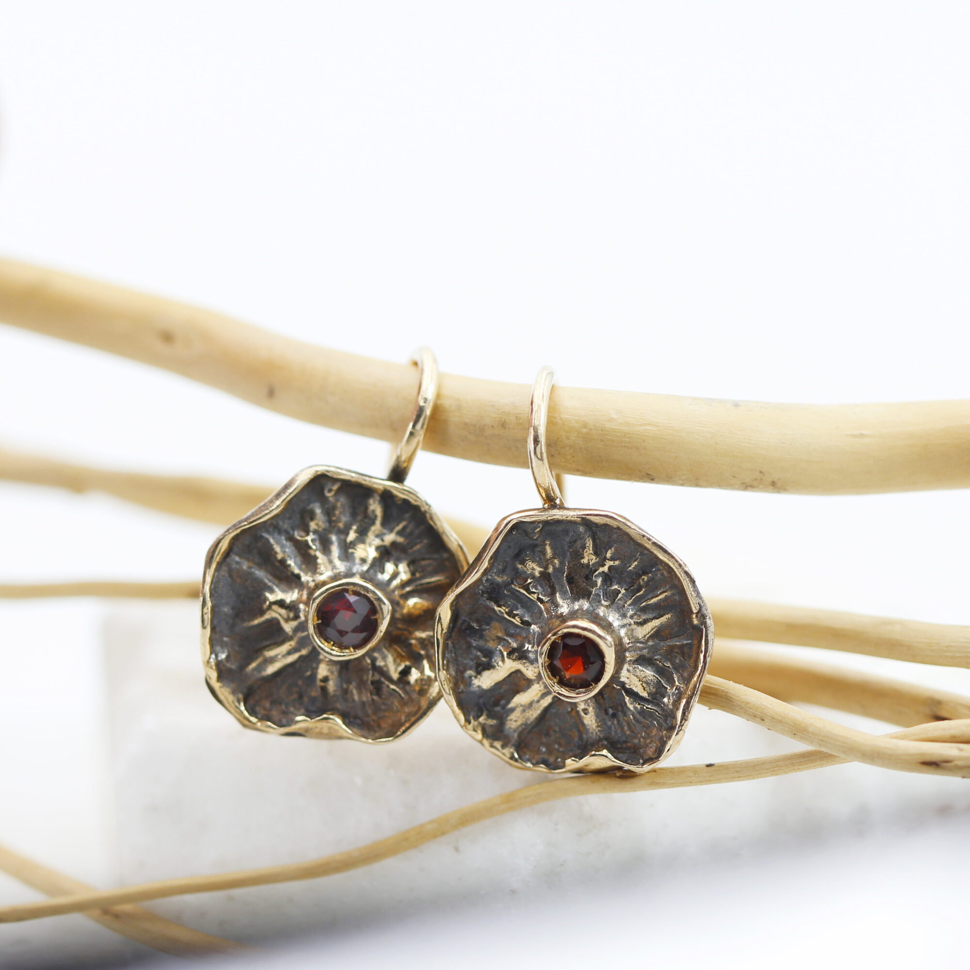 Anna Gioielli Winter Flower Orecchini Bronzo Granati 24 mm