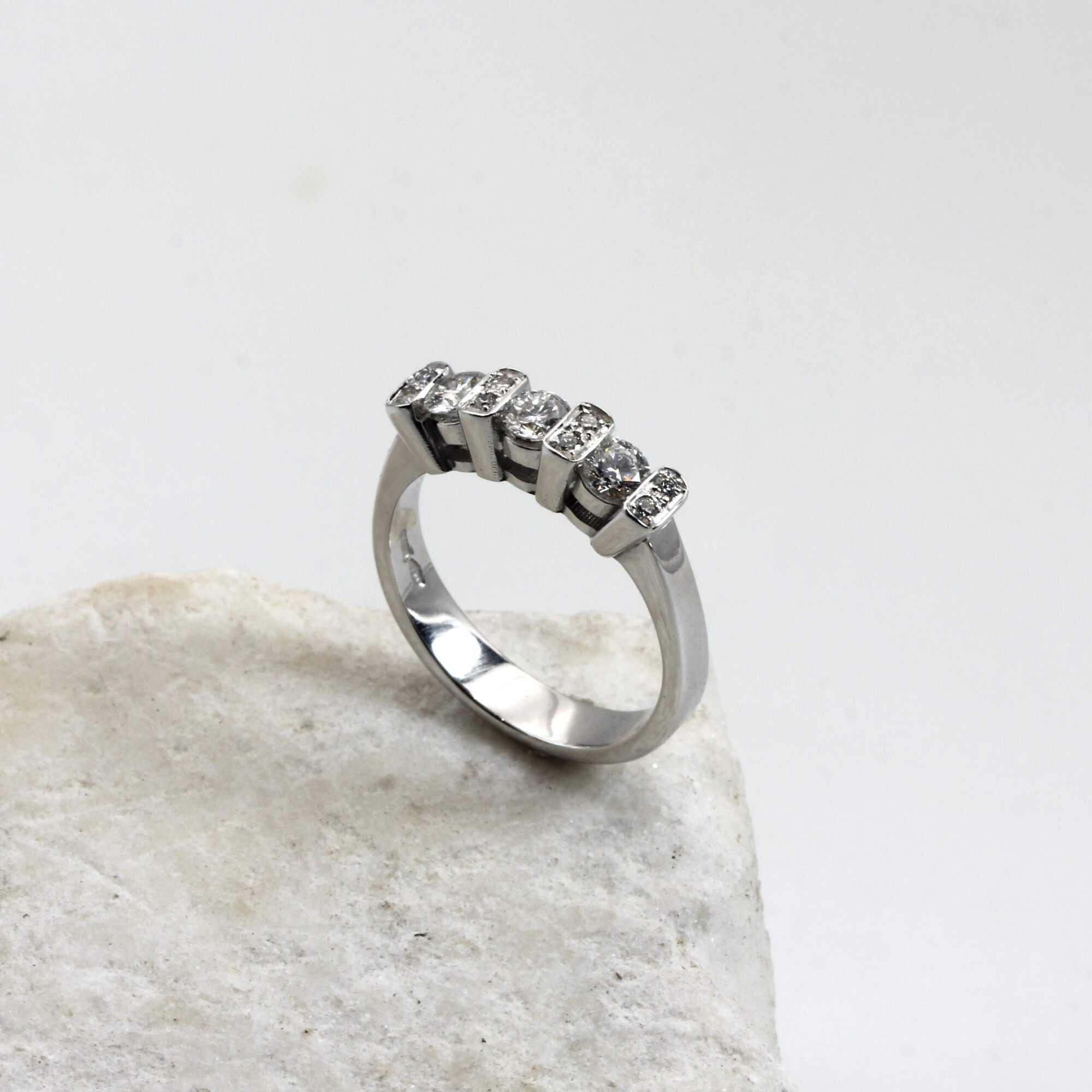 Anna Gioielli Traversine Anello Trilogy Oro Bianco 18Kt 0.54 Ct