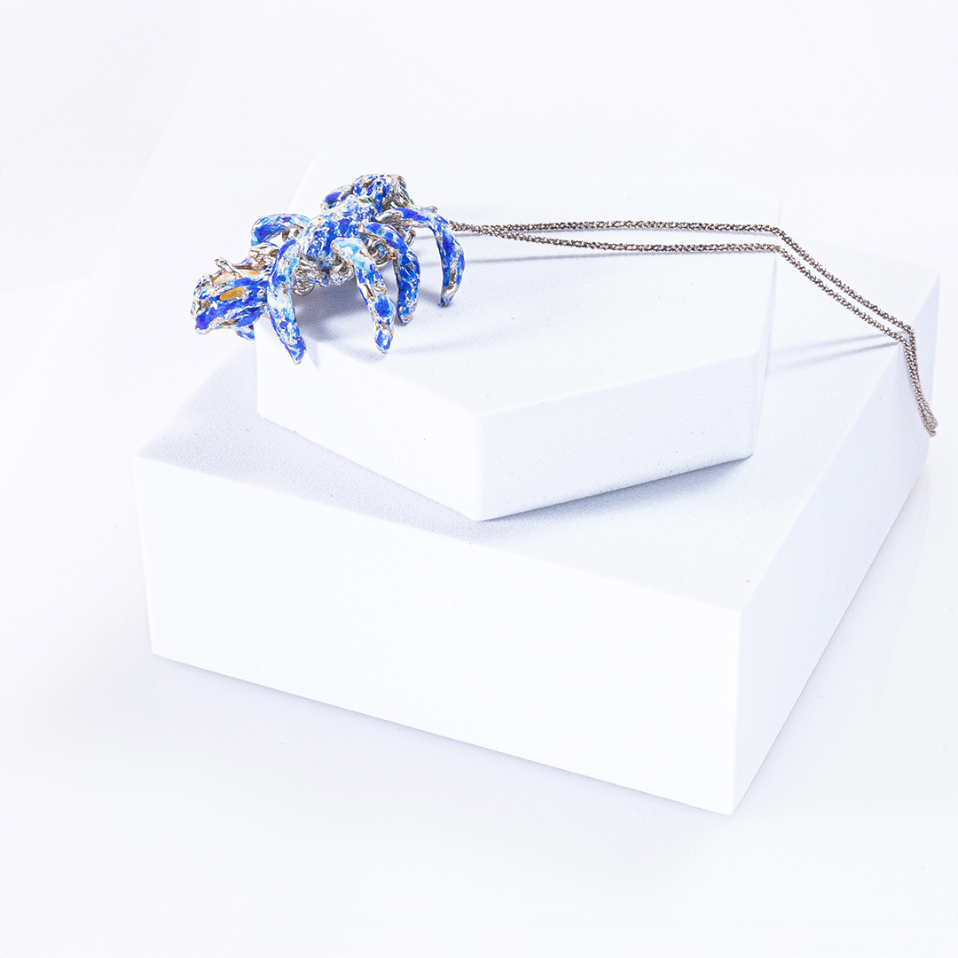 Giulia Iosco Sculpture Blue Tarantula collana donna