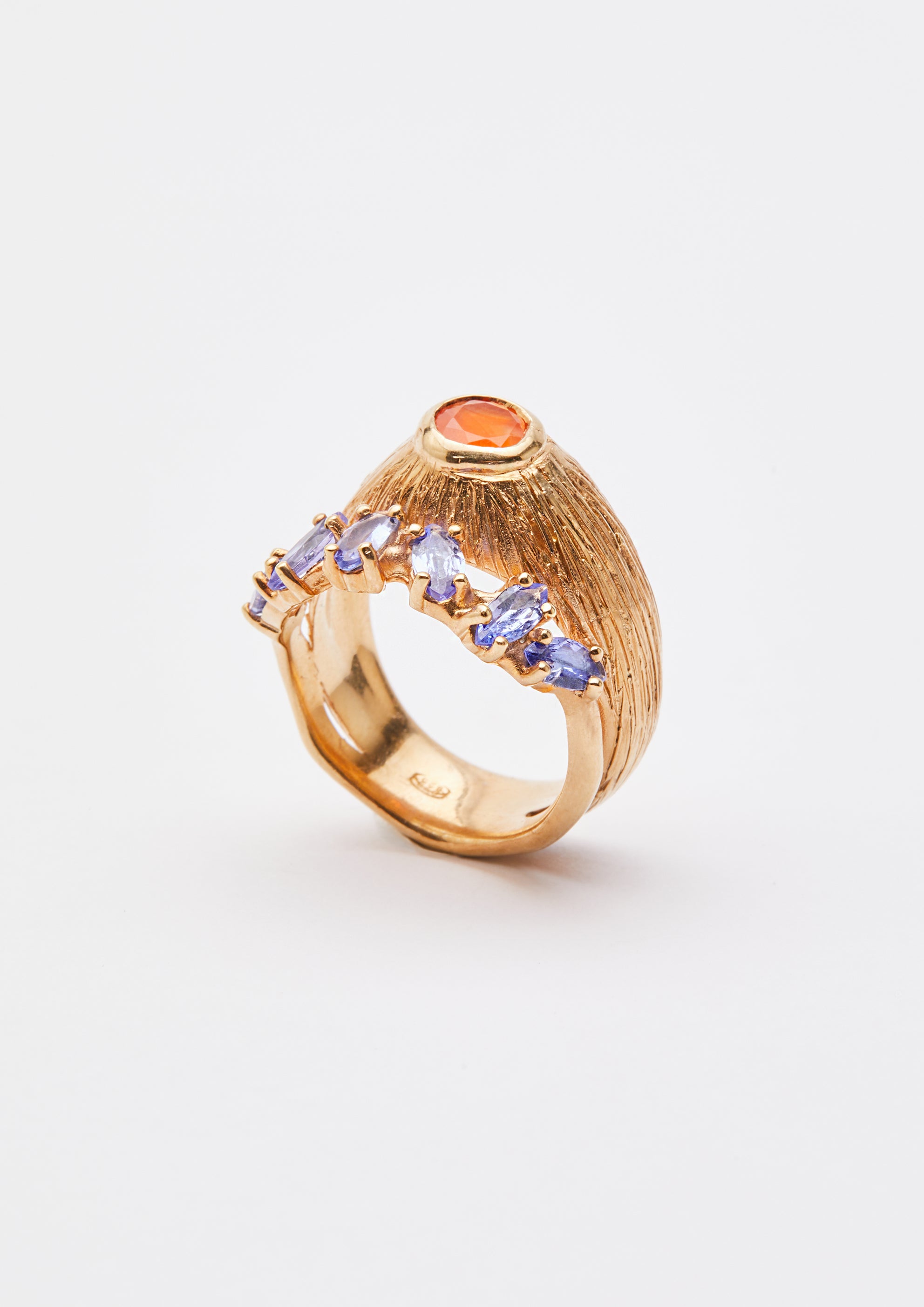 Voodoo Jewels Bold Shapes Peri anello corniola tanzanite oro
