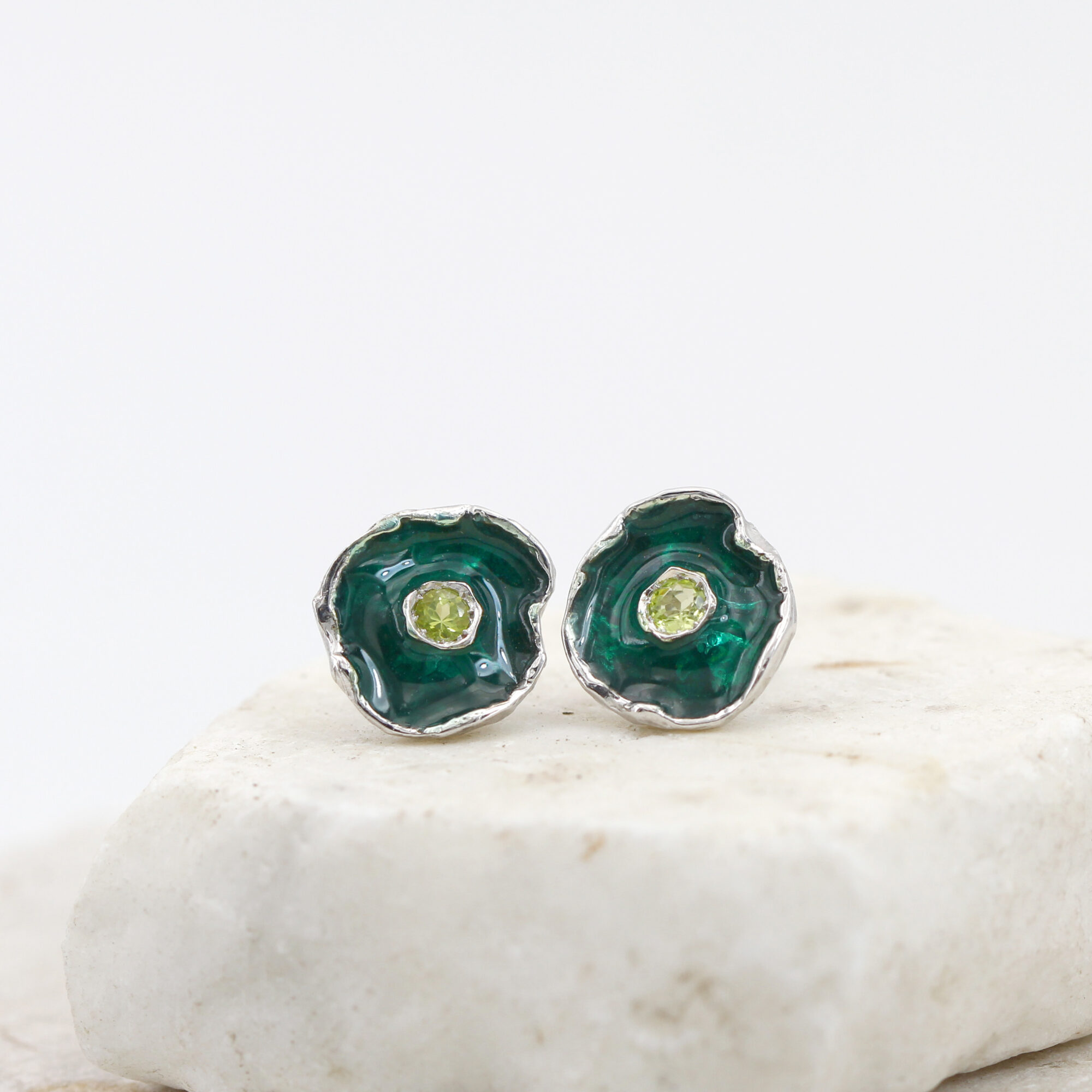Anna Gioielli Winter Flower orecchini argento peridoto smalto verde