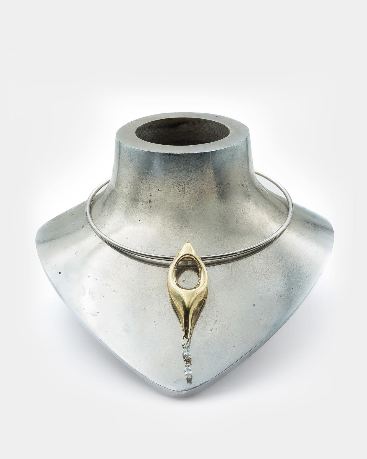 Voodoo Jewels Bold Shapes Ananke collana choker zirconi