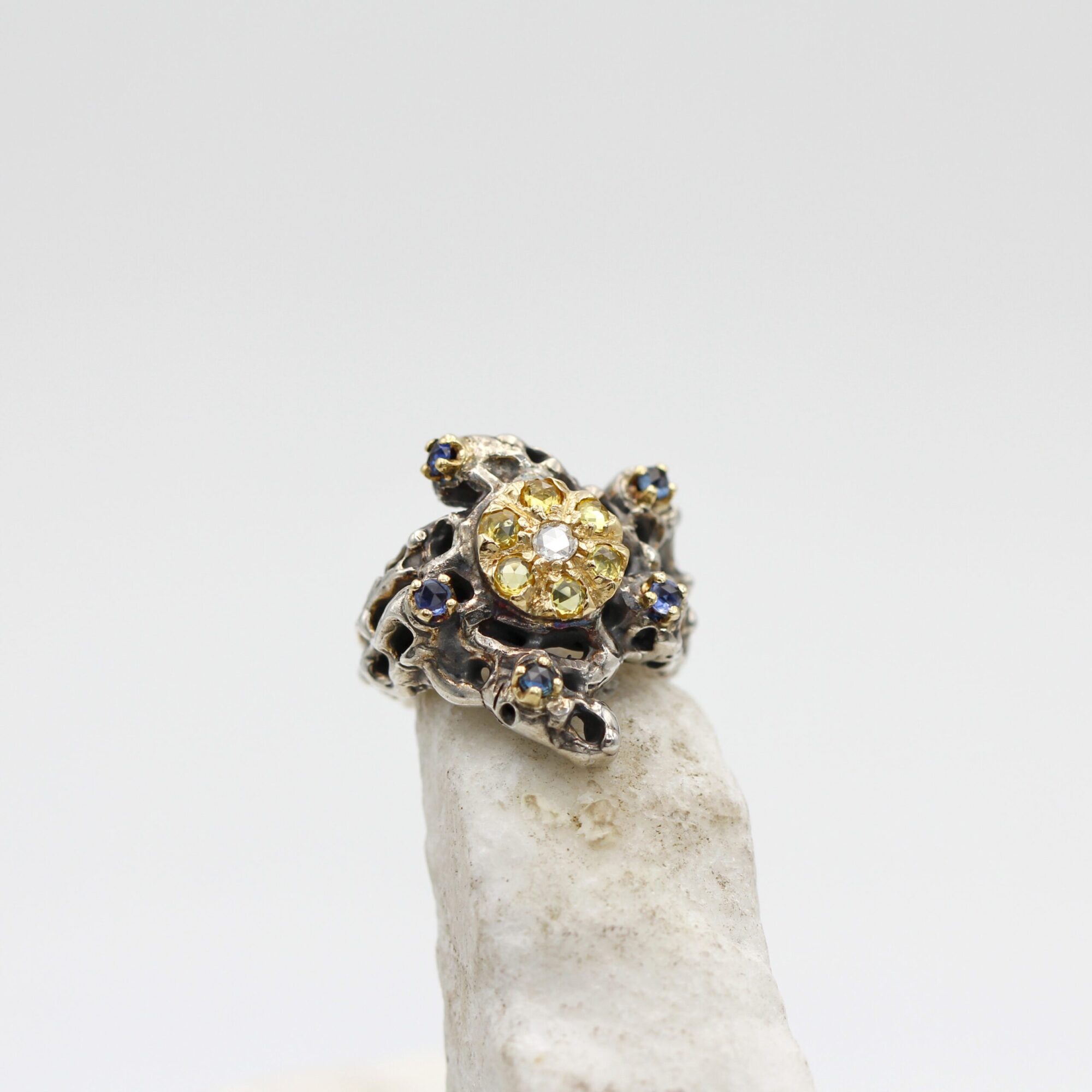Anna Gioielli Collezione Marte anello oro zaffiri diamante